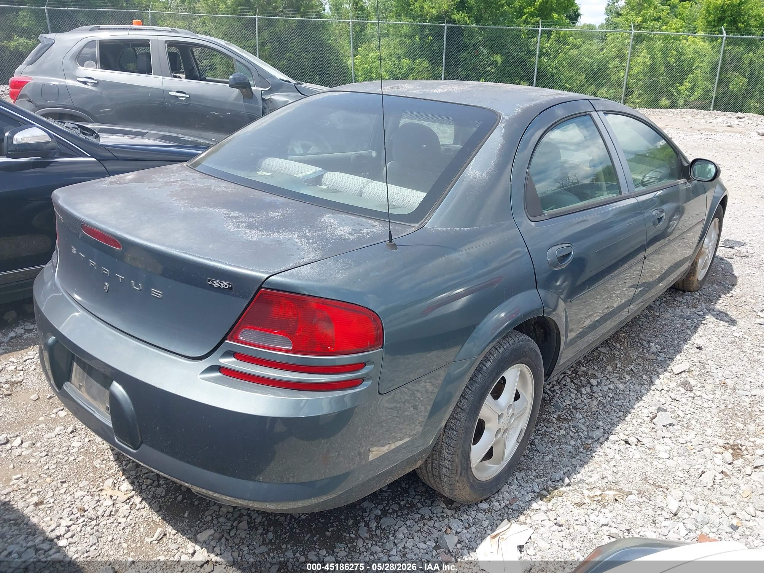 DODGE STRATUS image 4
