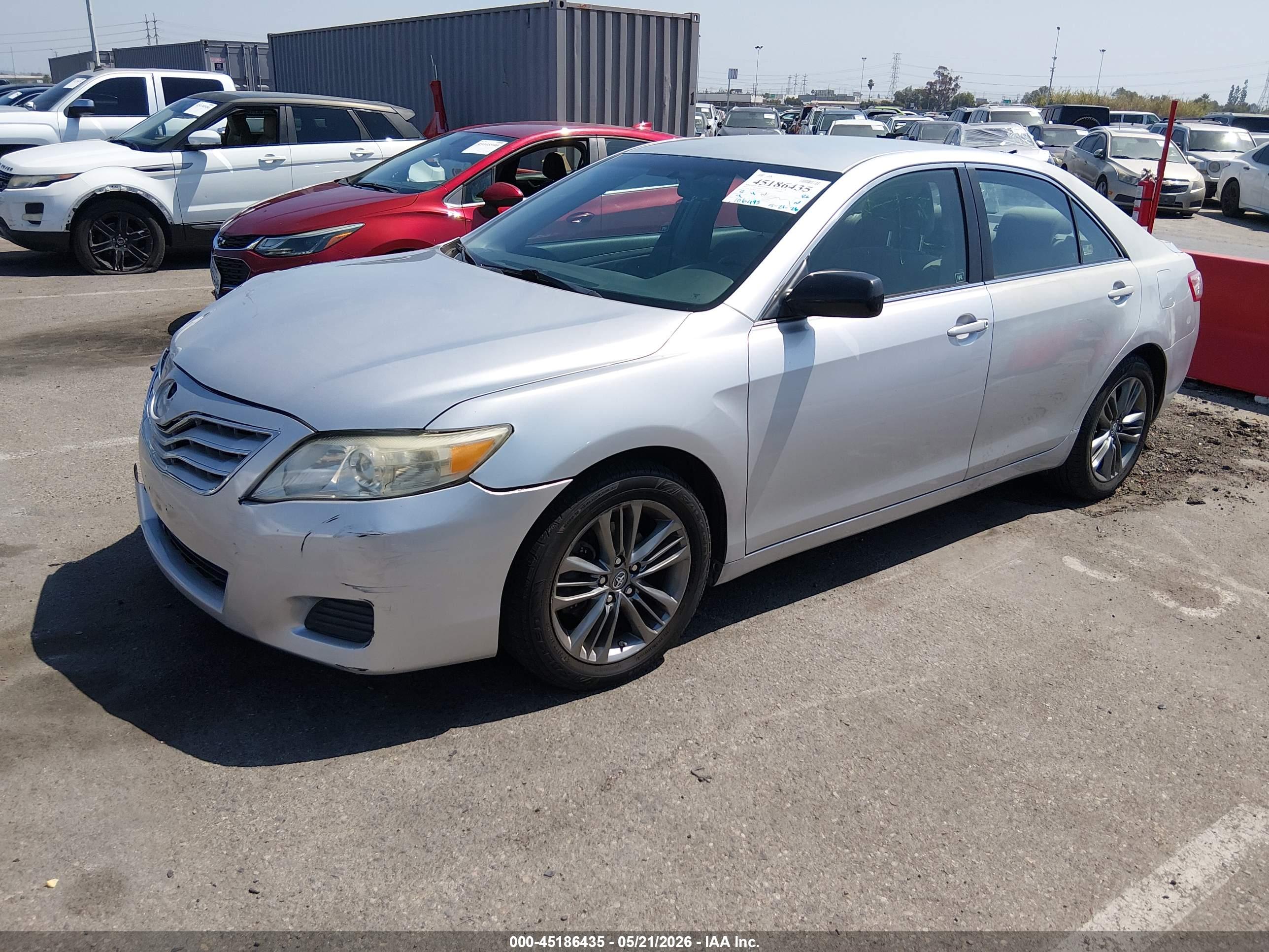 TOYOTA CAMRY image 2