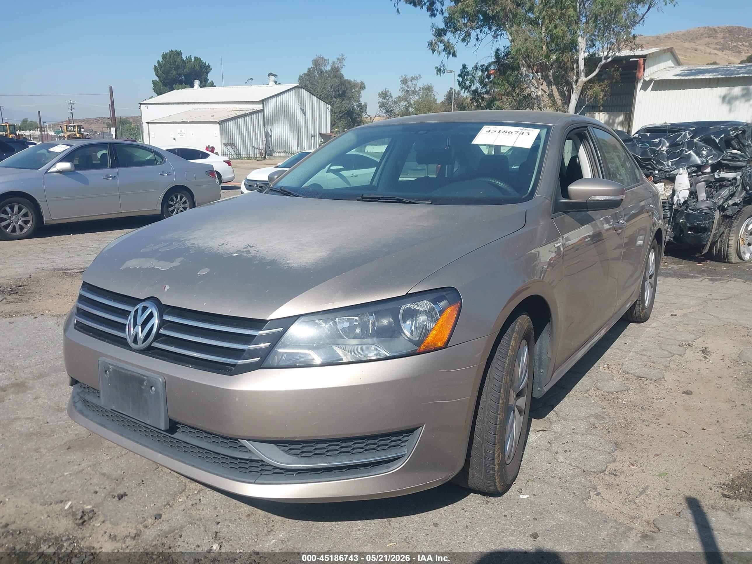 VOLKSWAGEN PASSAT image 2