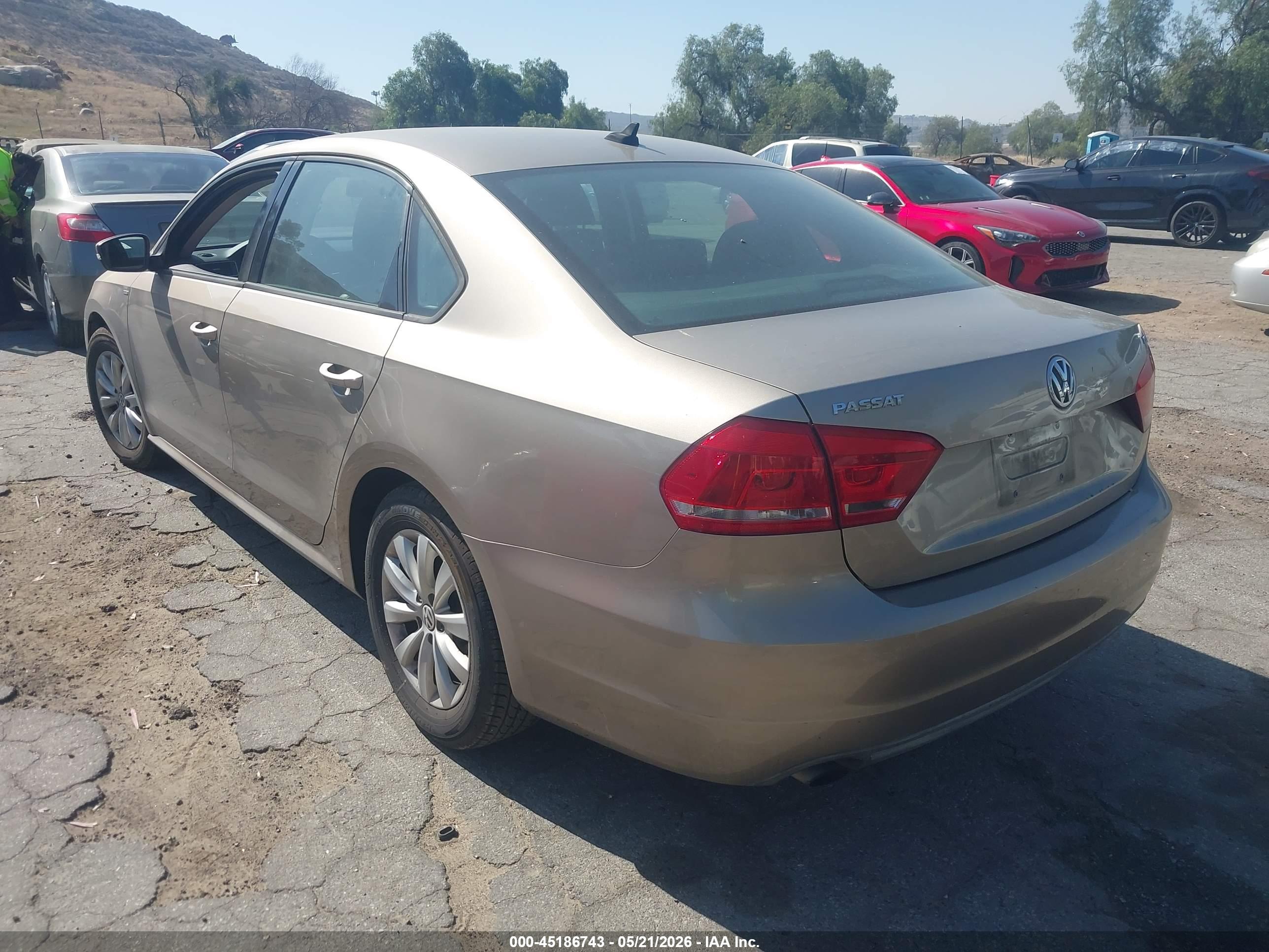 VOLKSWAGEN PASSAT image 3