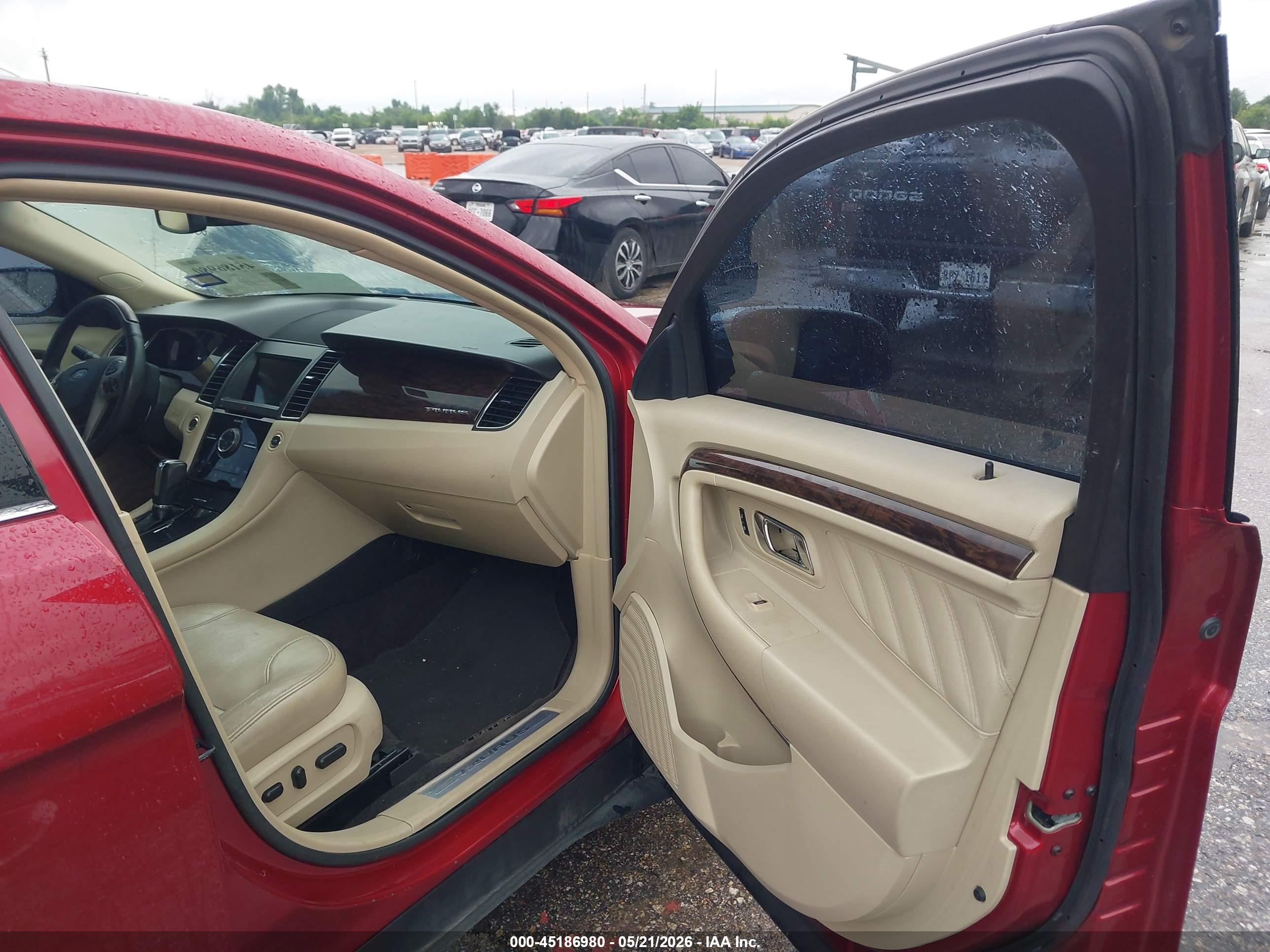 FORD TAURUS image 5