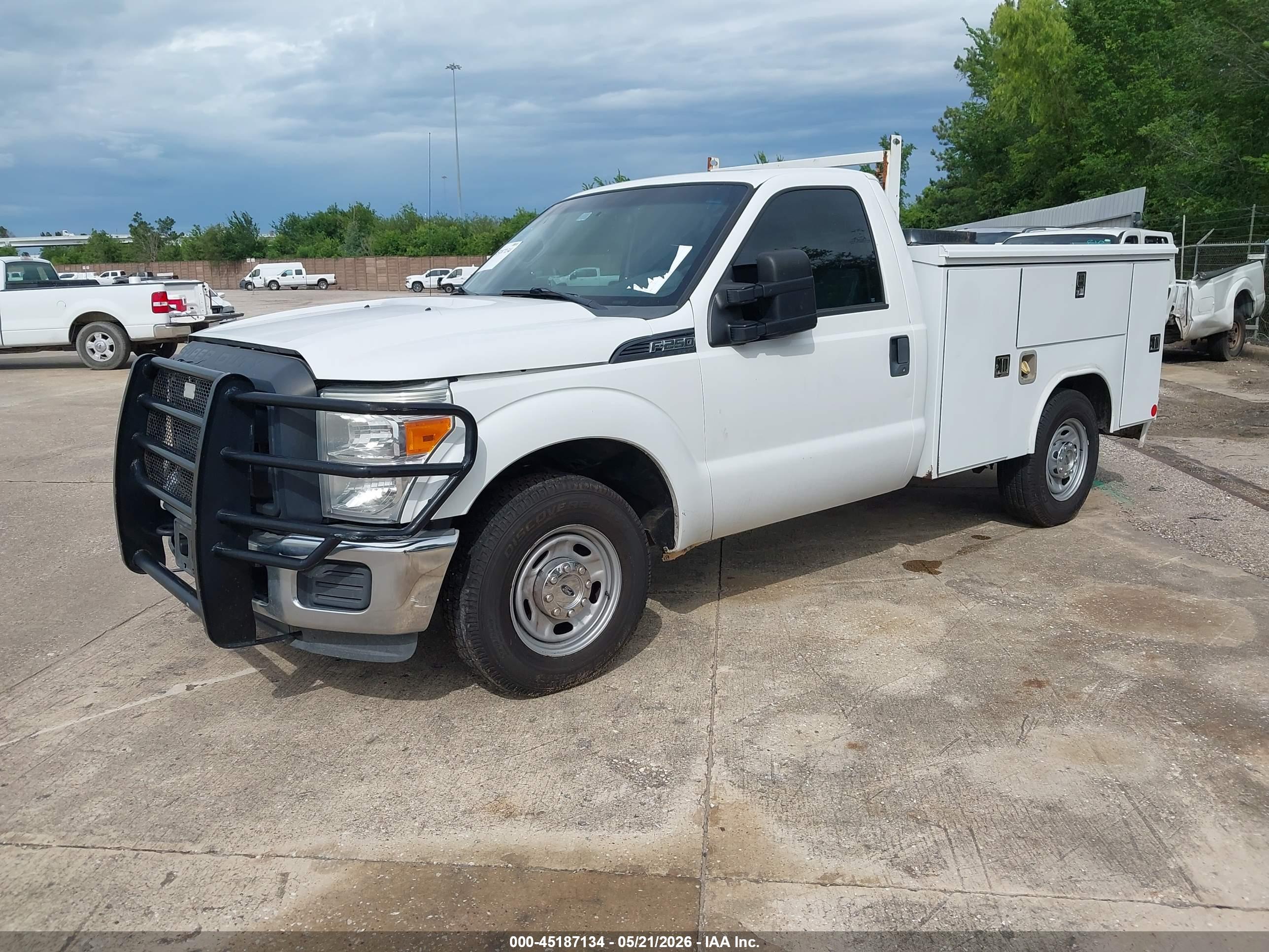 FORD F-250 image 2