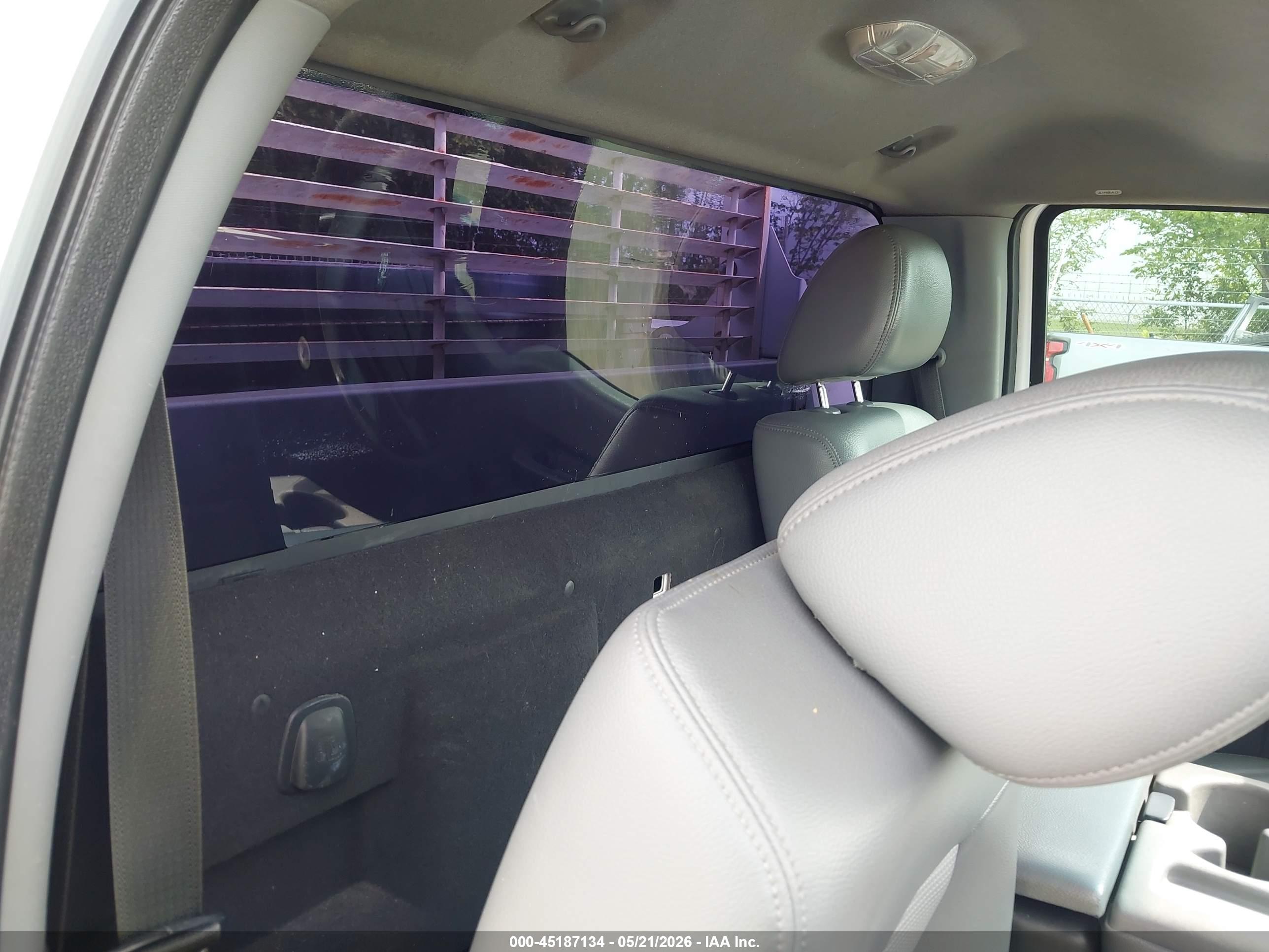 FORD F-250 image 8