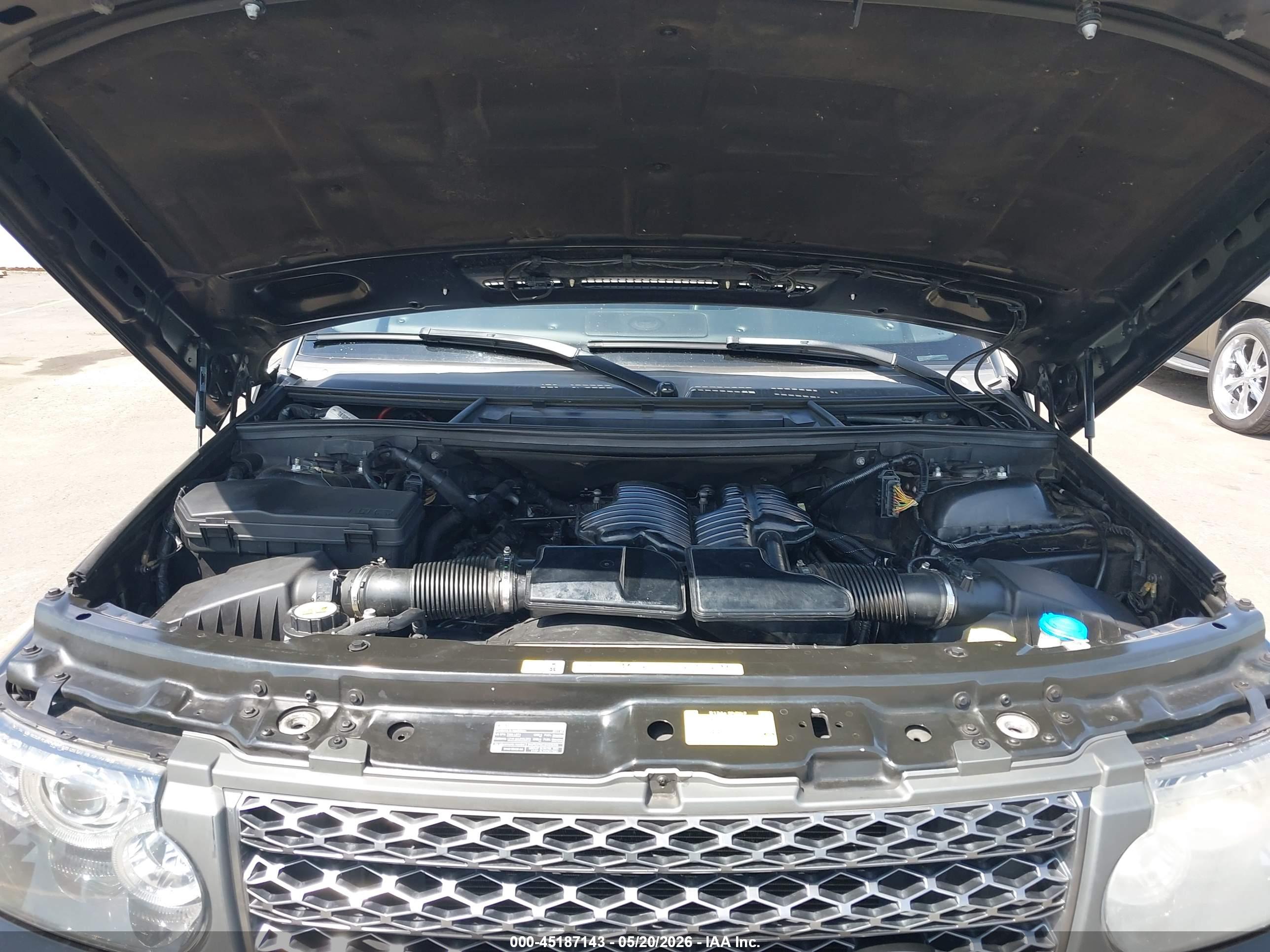 LAND ROVER image 10