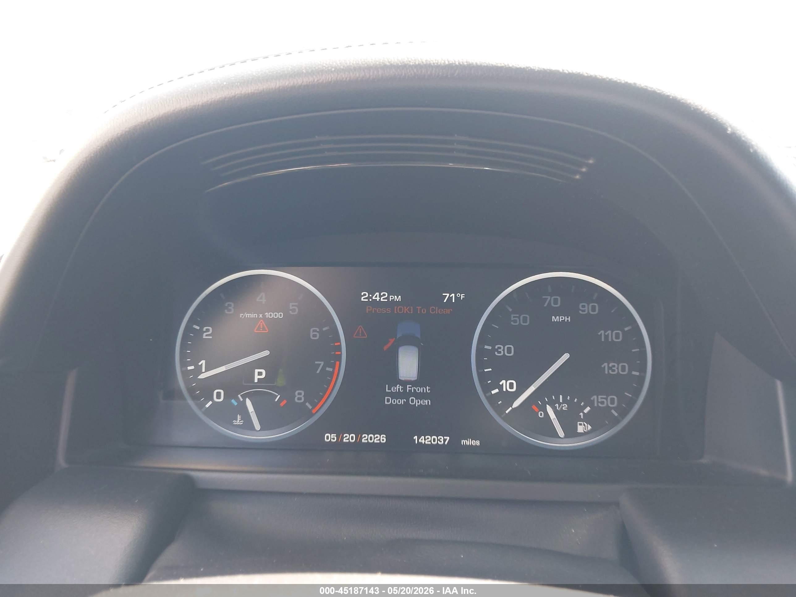 LAND ROVER image 7