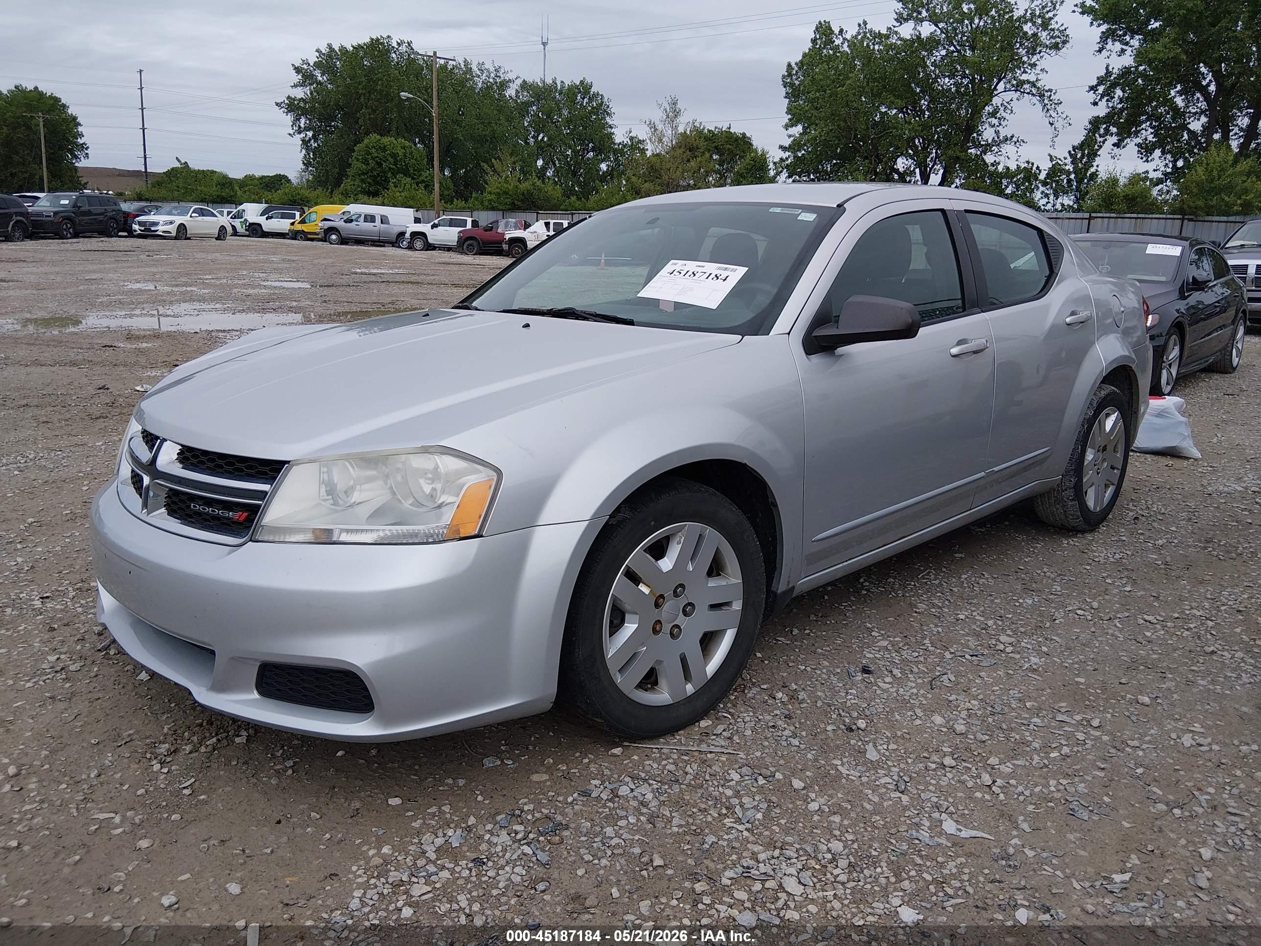DODGE AVENGER image 2