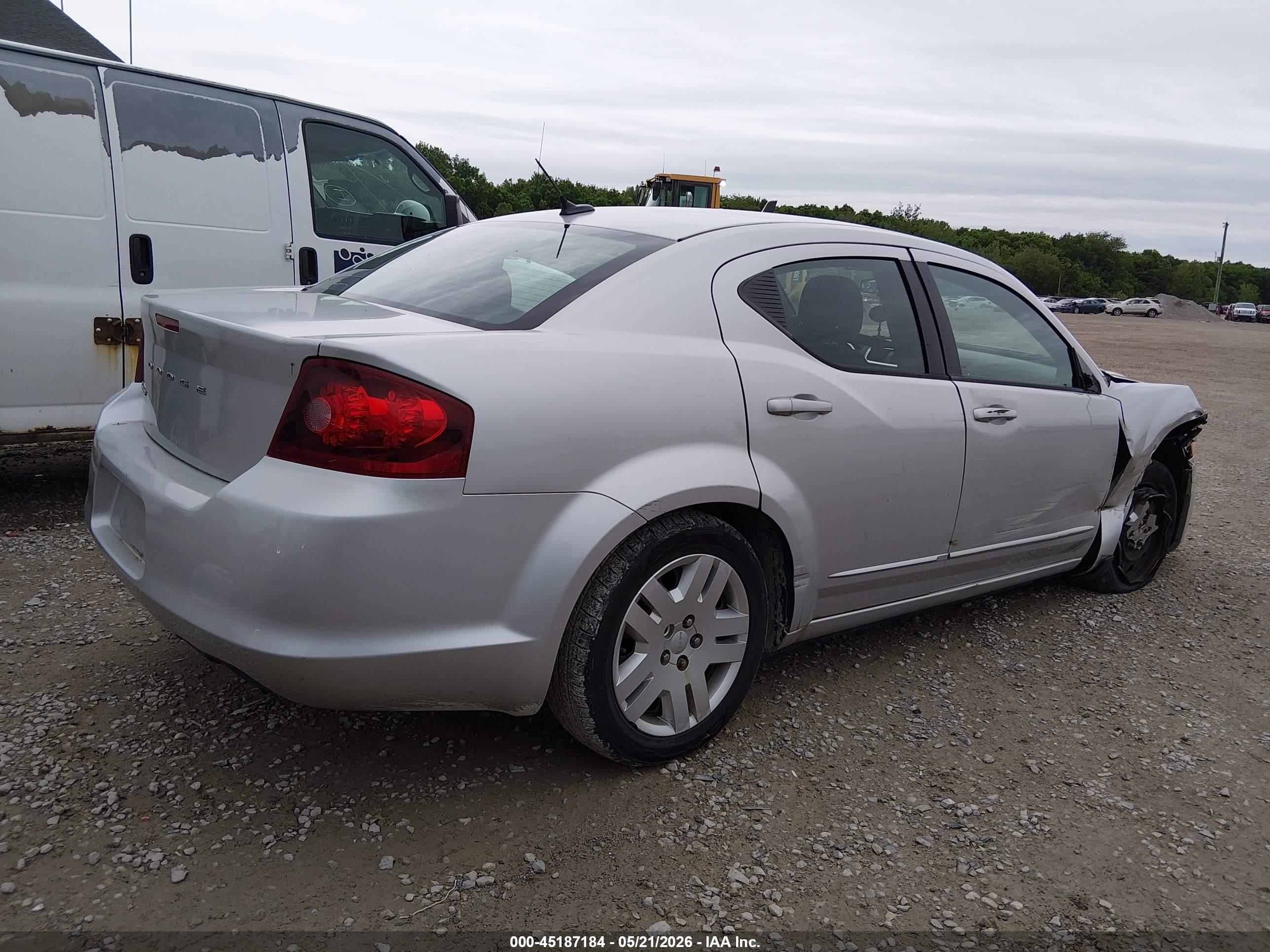 DODGE AVENGER image 4