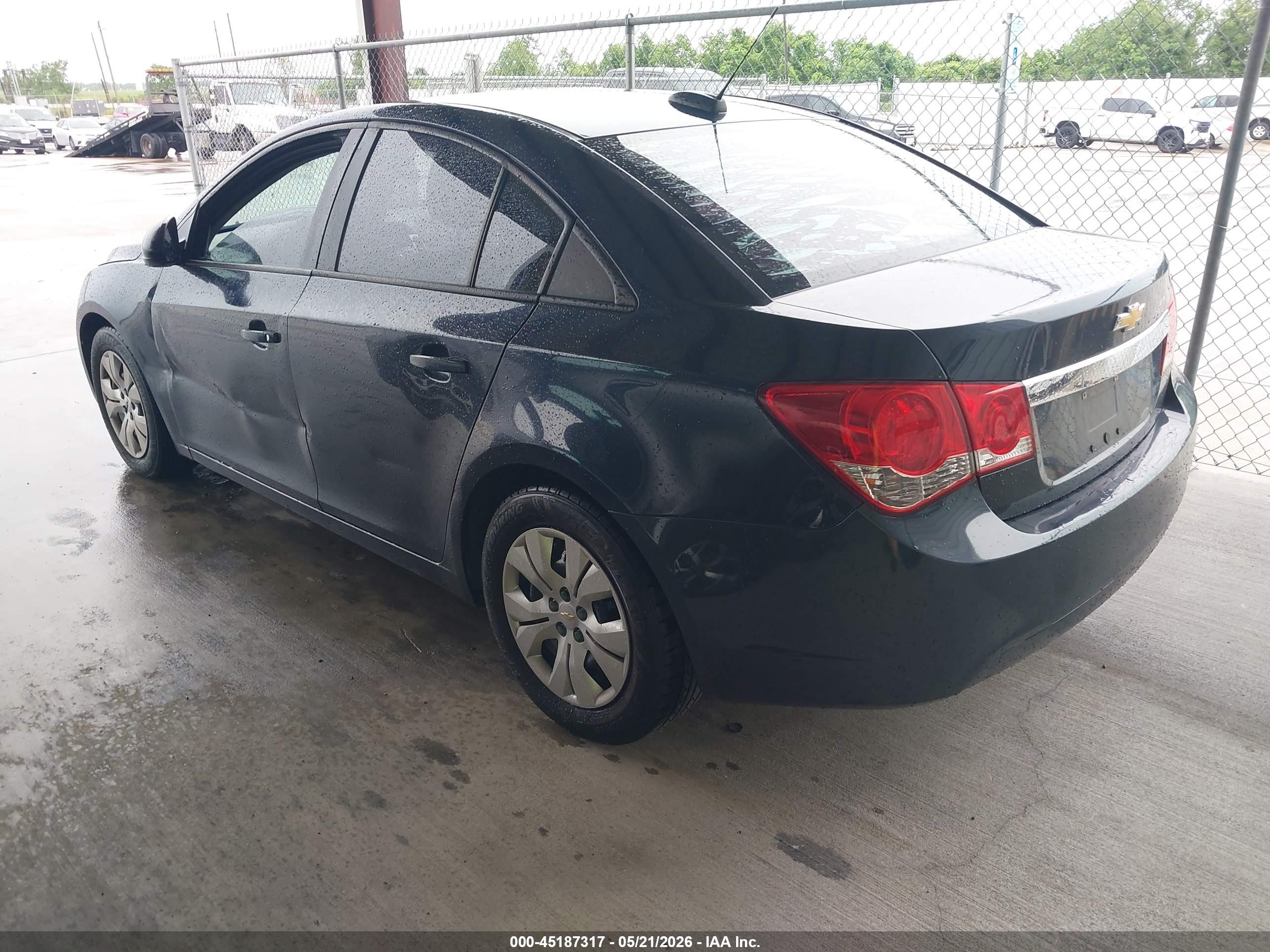 CHEVROLET CRUZE image 3