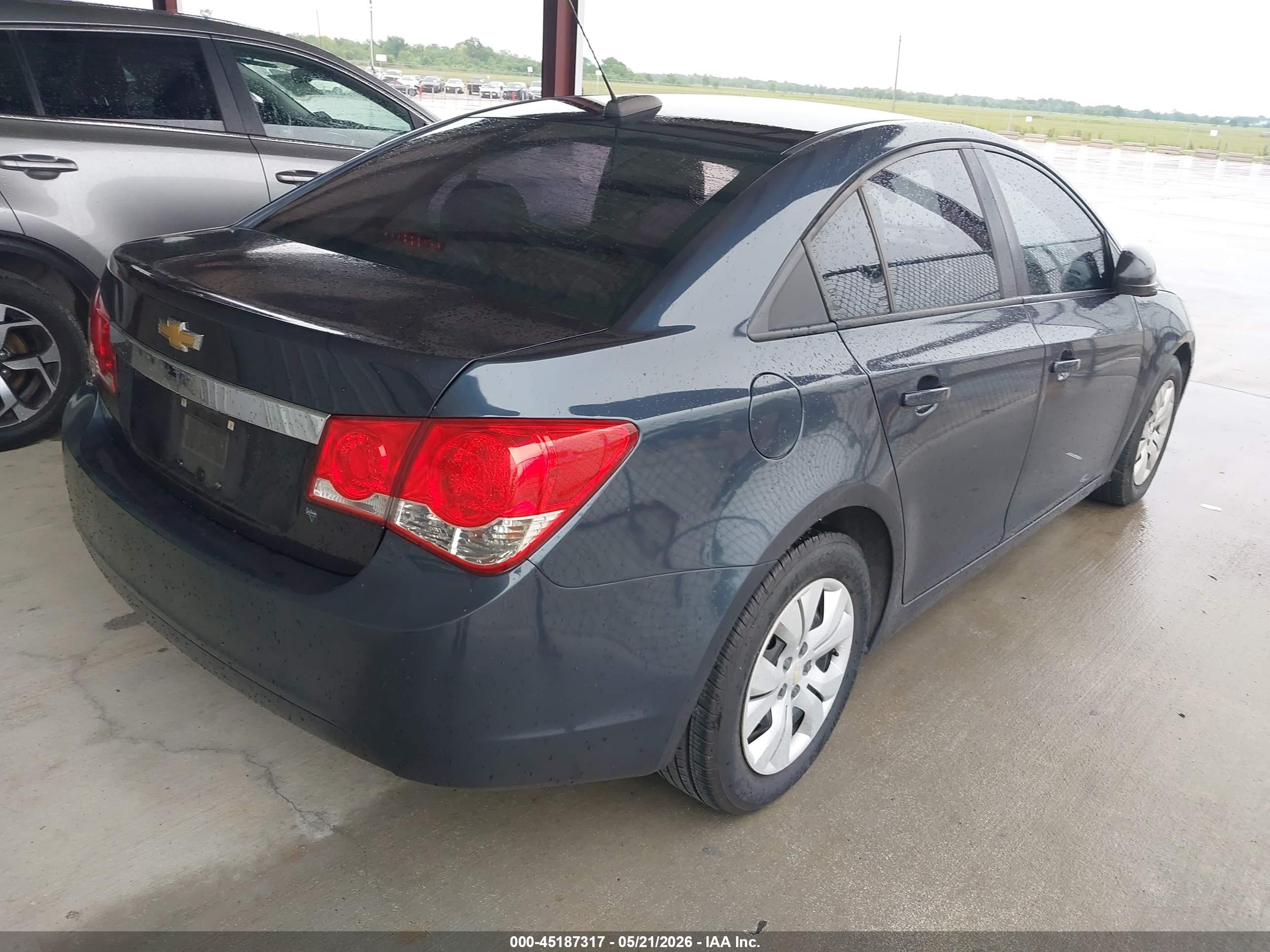 CHEVROLET CRUZE image 4