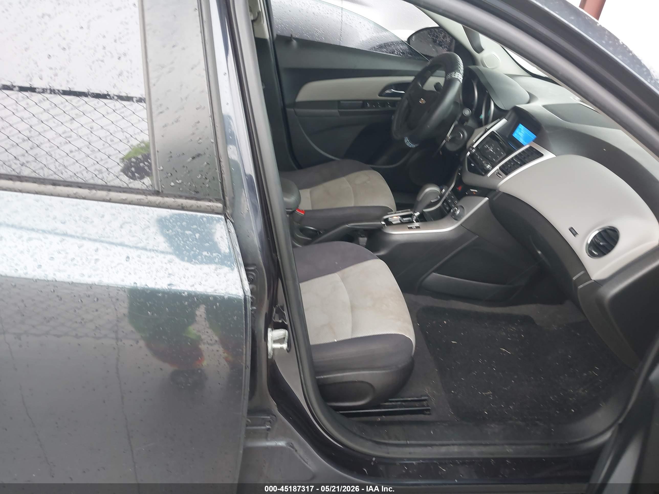 CHEVROLET CRUZE image 5