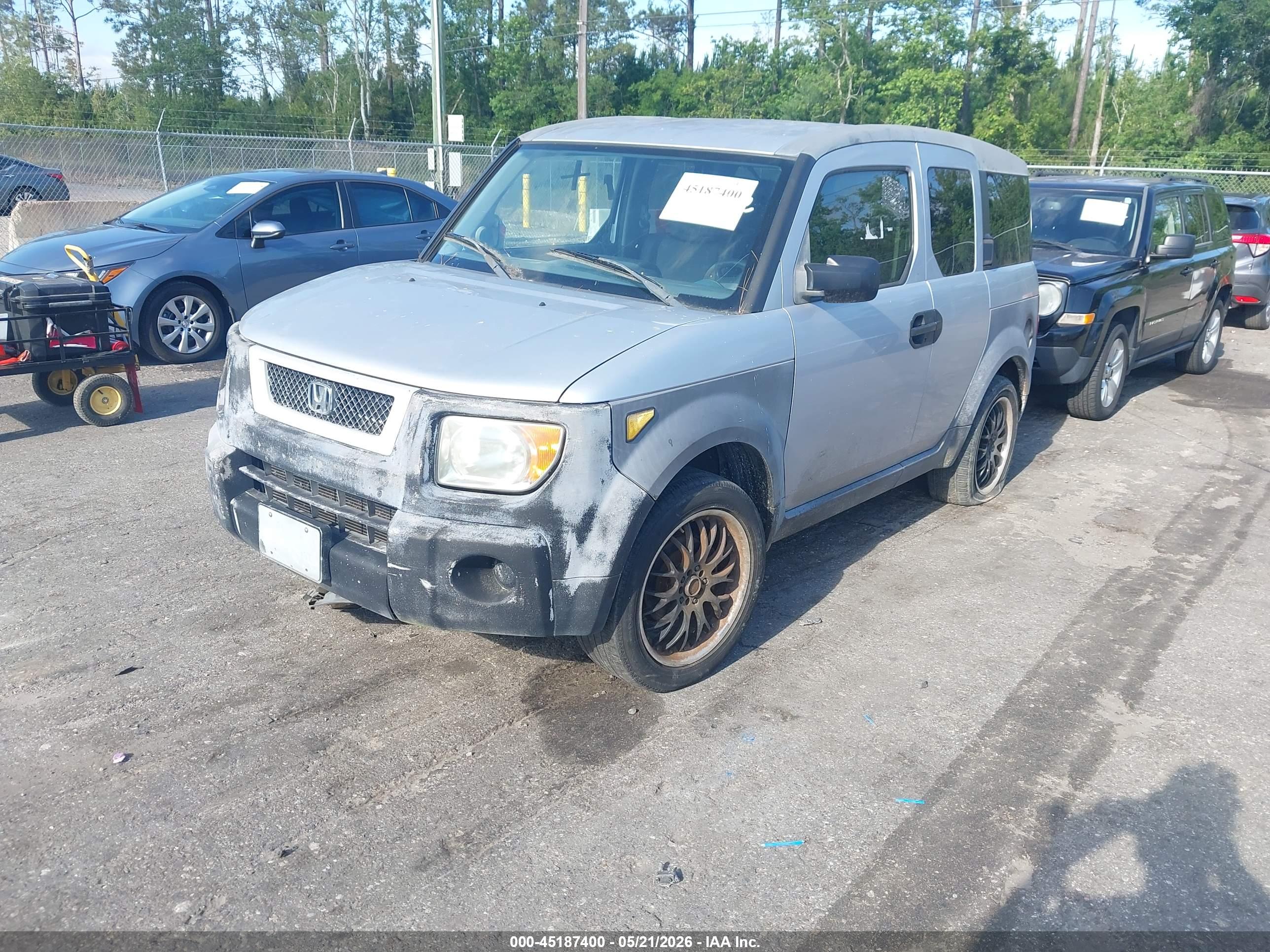 HONDA ELEMENT image 2