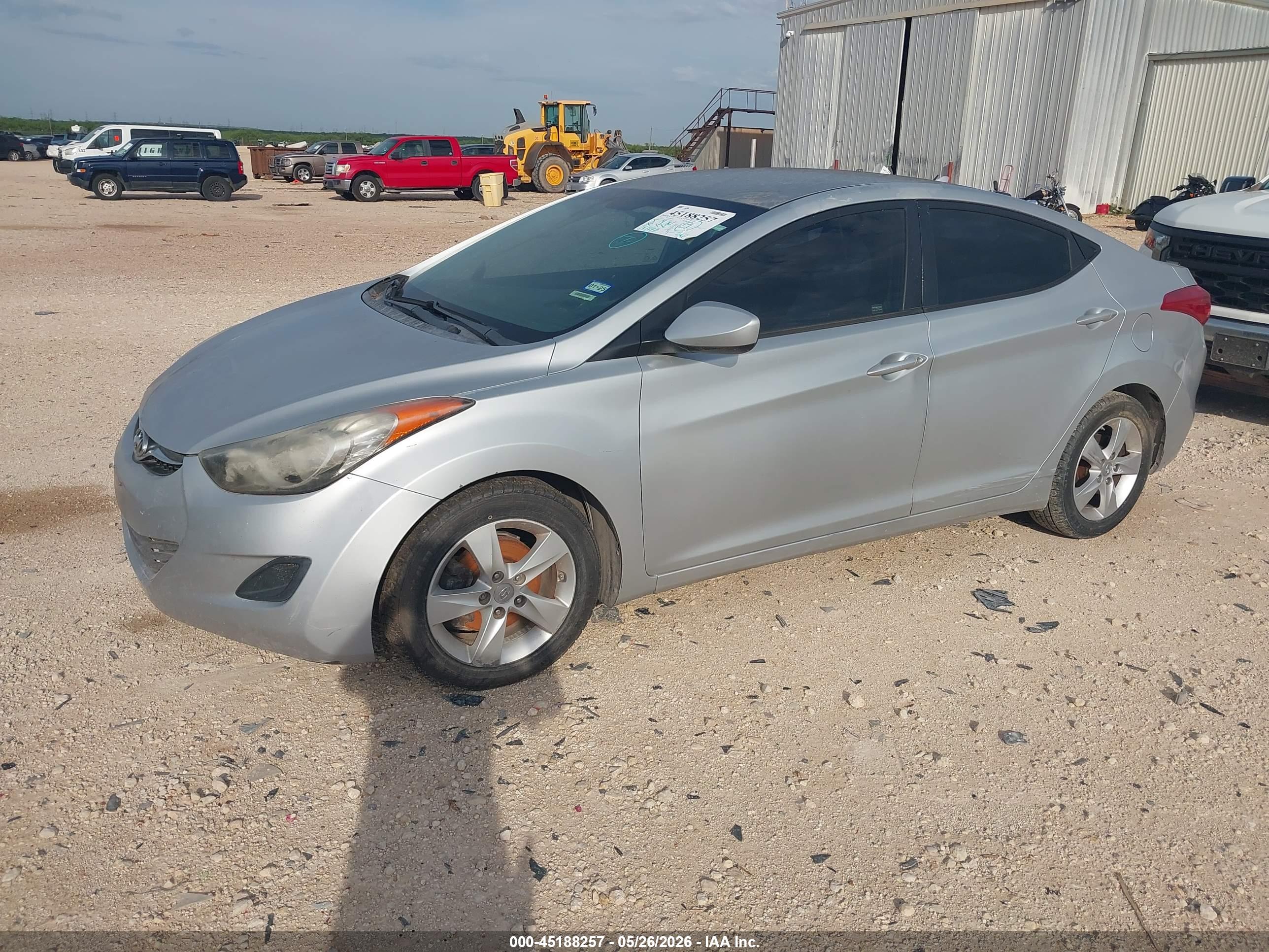 HYUNDAI ELANTRA image 2