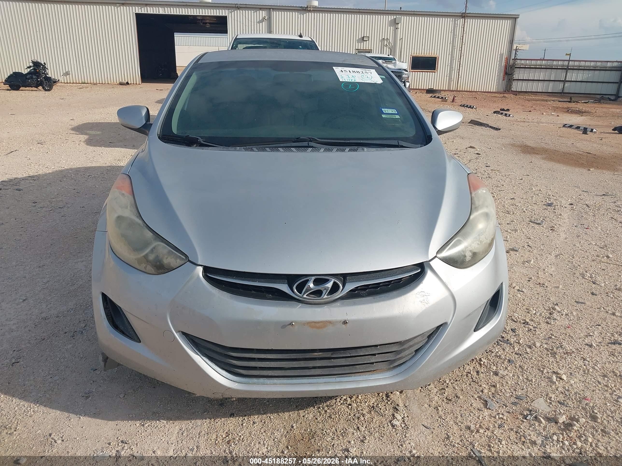 HYUNDAI ELANTRA image 6