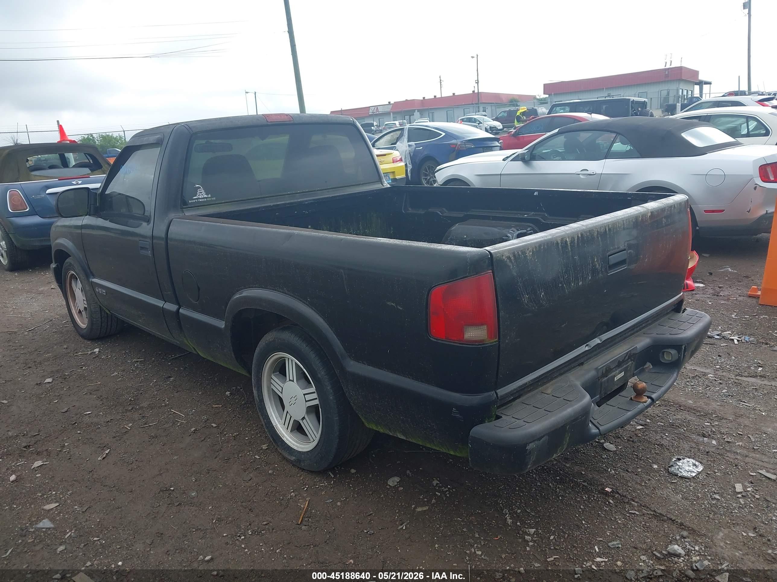 CHEVROLET S-10 image 3
