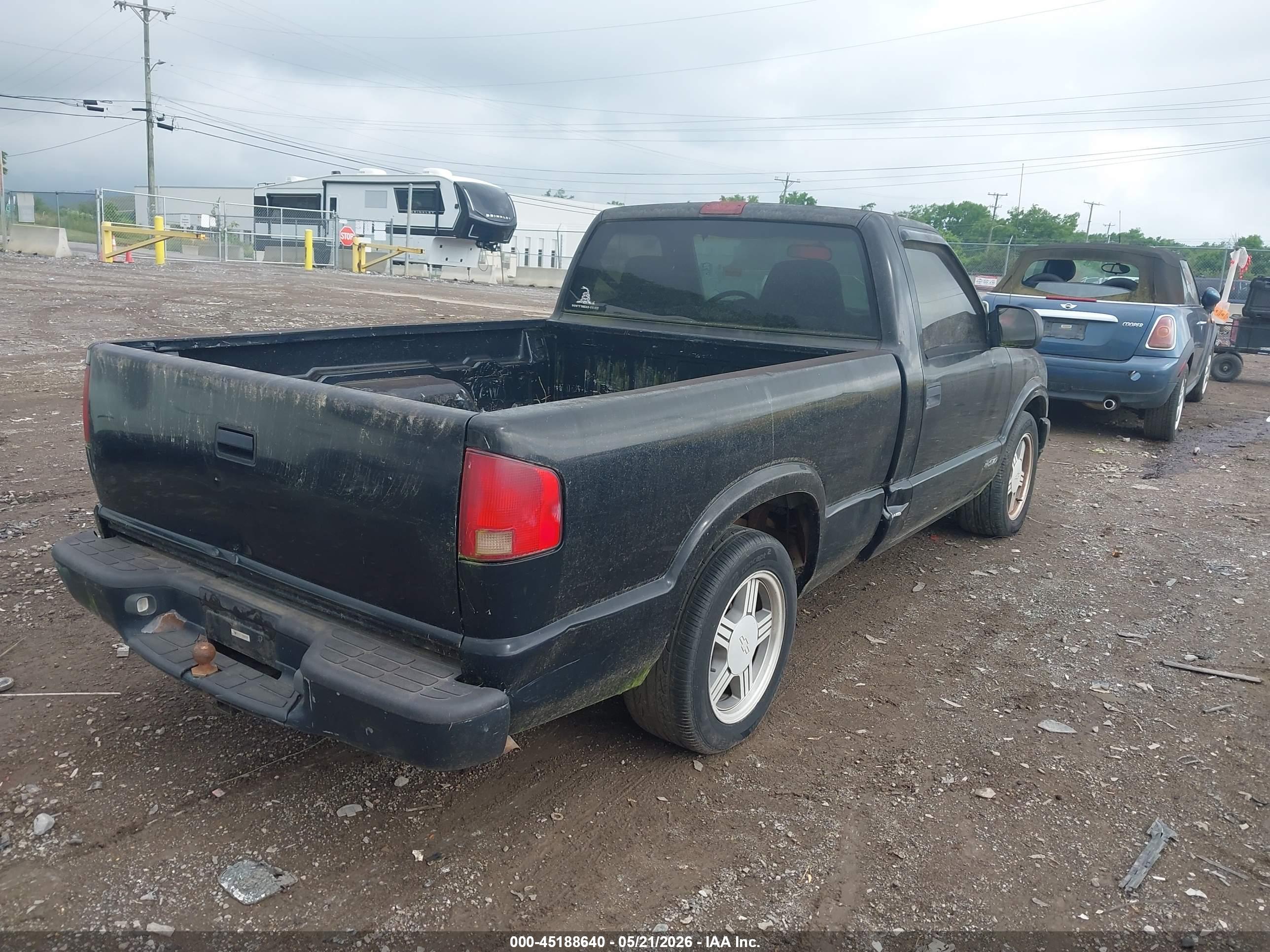 CHEVROLET S-10 image 4