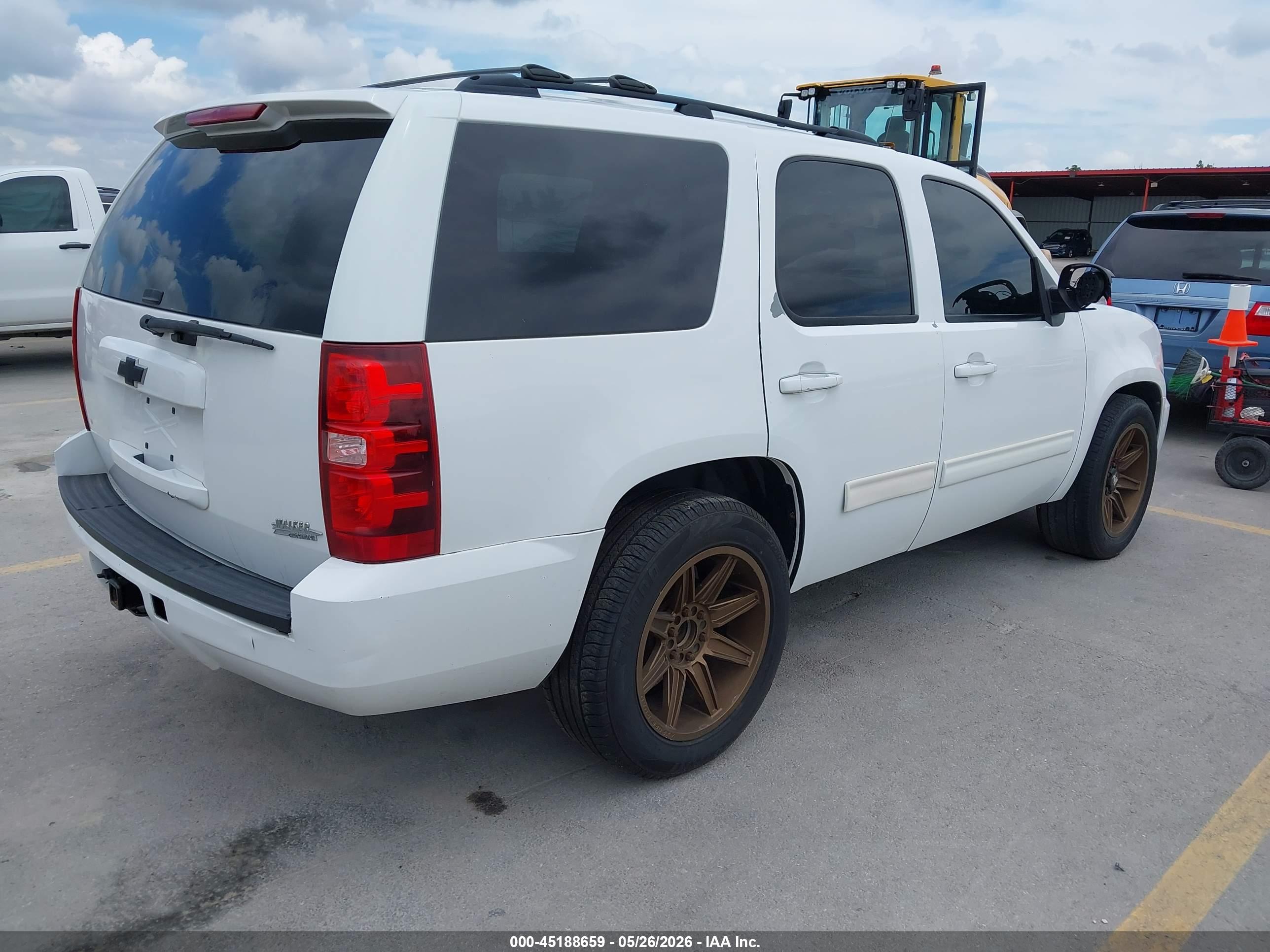 CHEVROLET TAHOE image 4