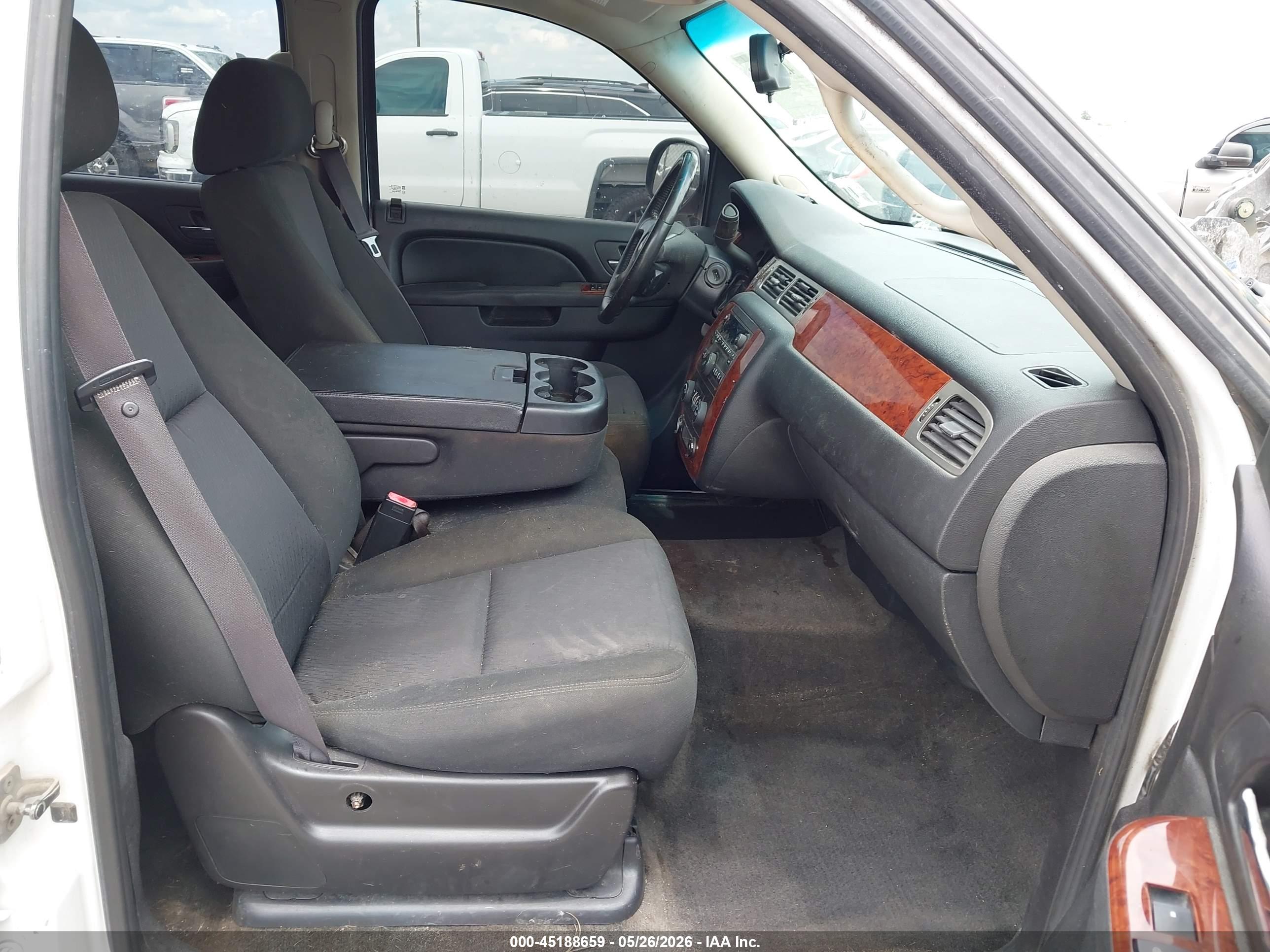 CHEVROLET TAHOE image 5