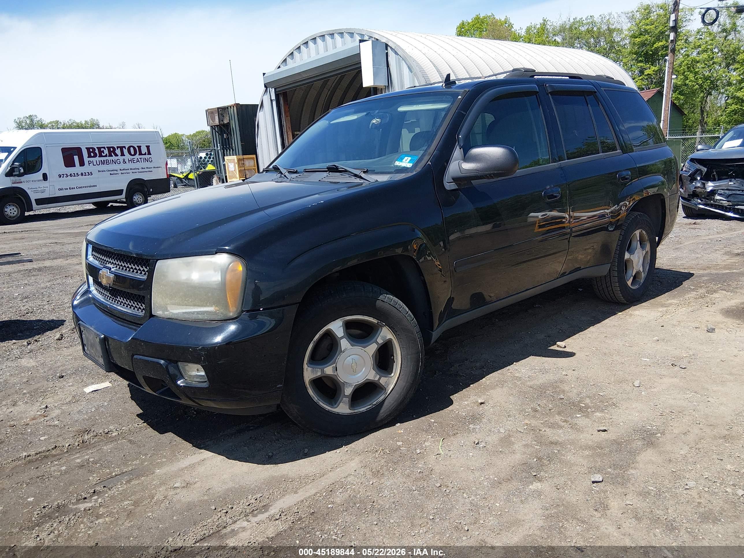 CHEVROLET TRAILBLAZER image 2