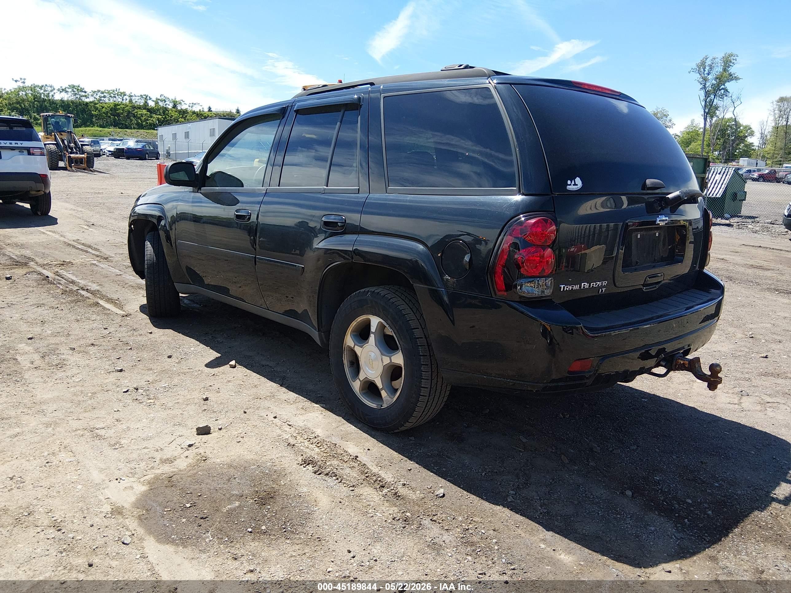 CHEVROLET TRAILBLAZER image 3