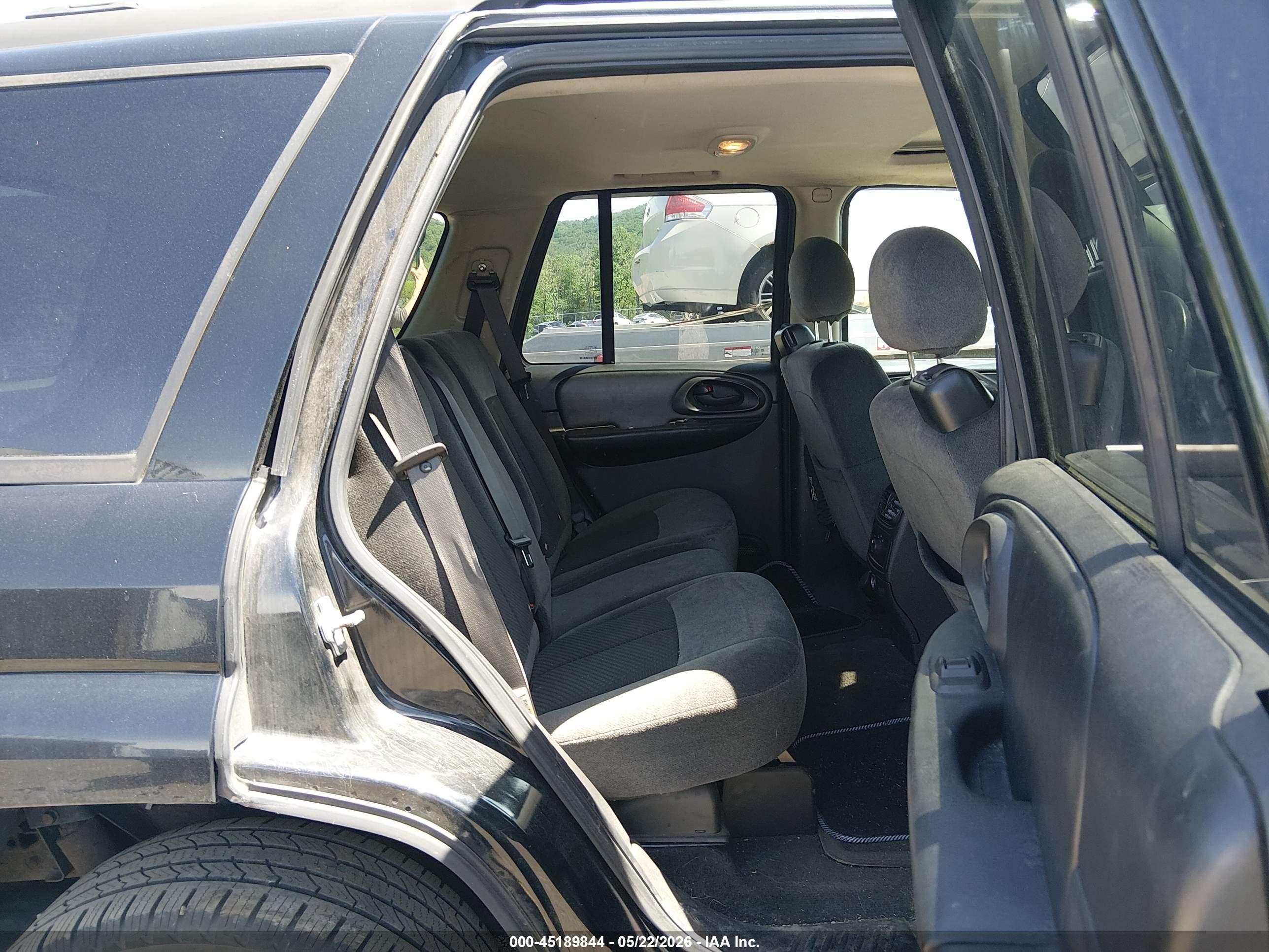 CHEVROLET TRAILBLAZER image 8