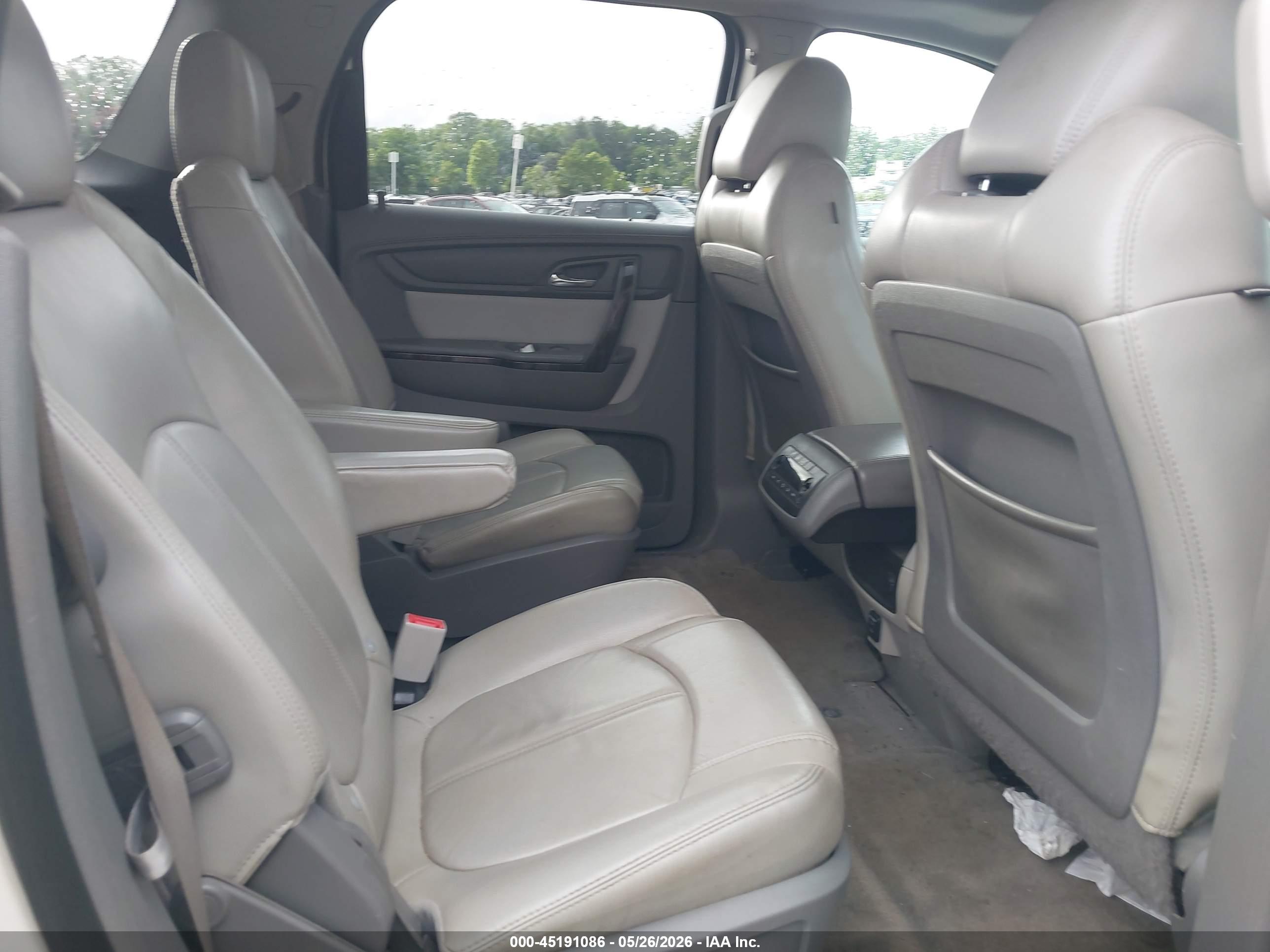 GMC ACADIA image 8