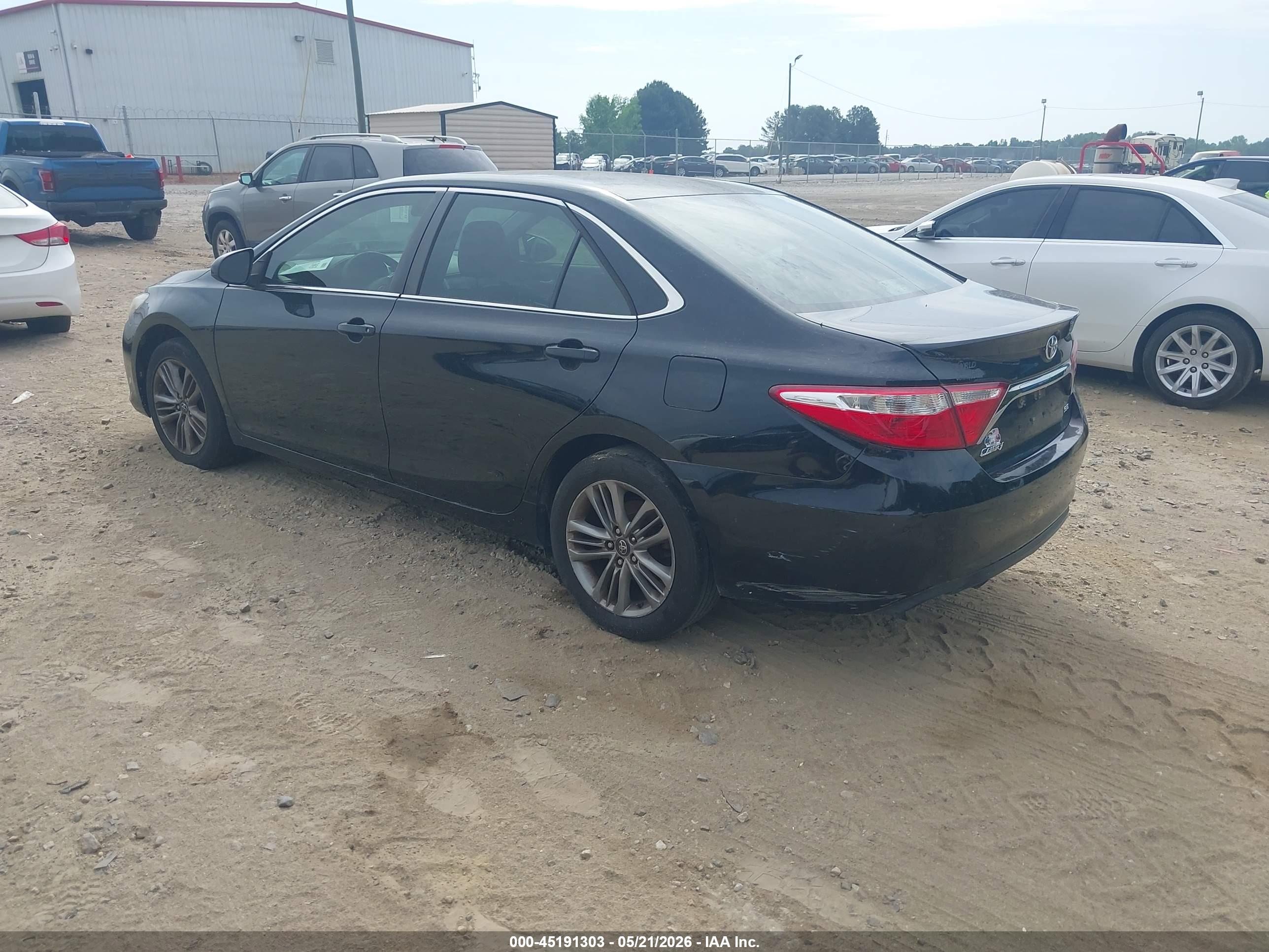 TOYOTA CAMRY image 3