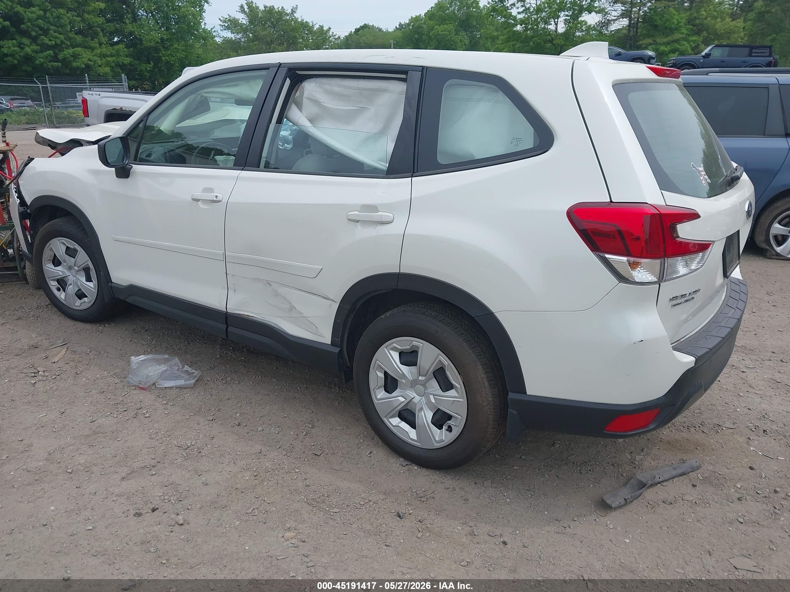 SUBARU FORESTER image 3
