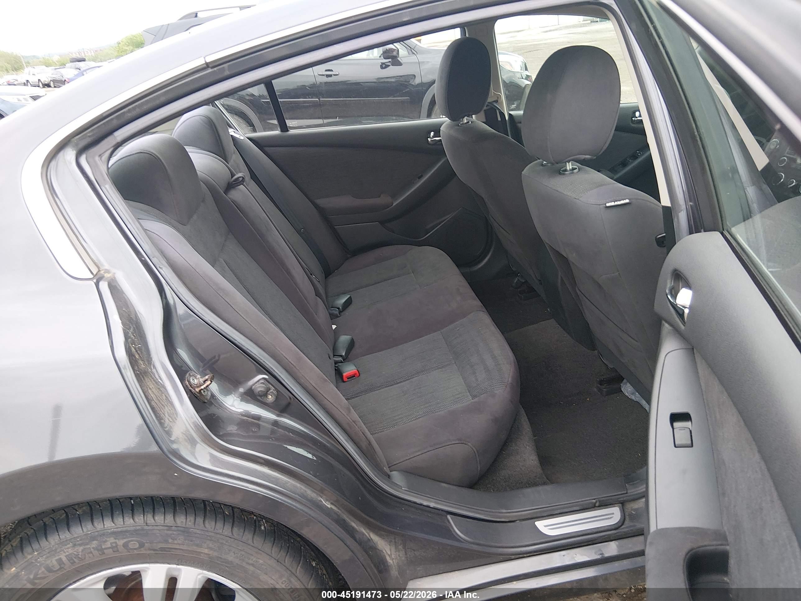 NISSAN ALTIMA image 8