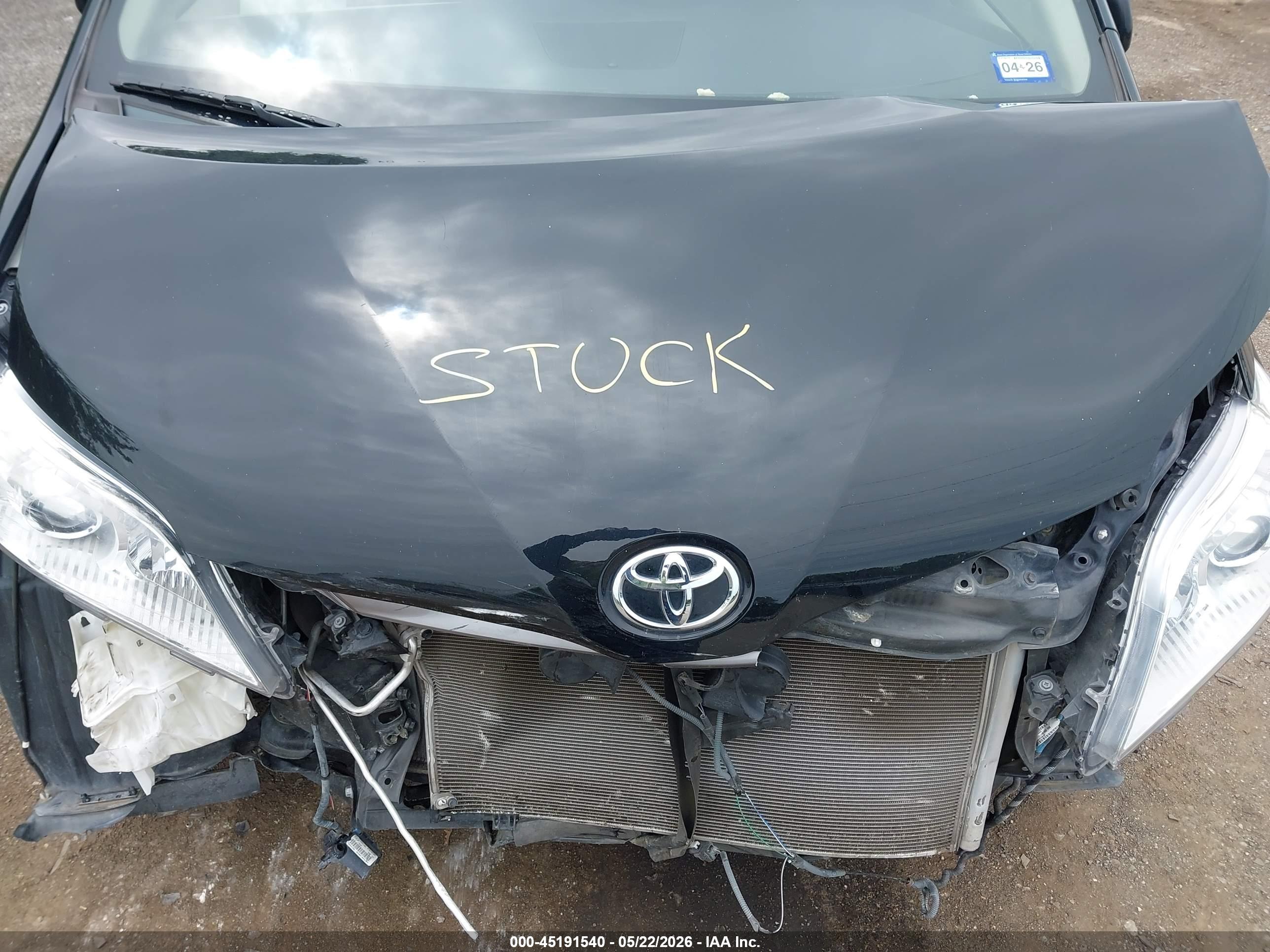 TOYOTA SIENNA image 10