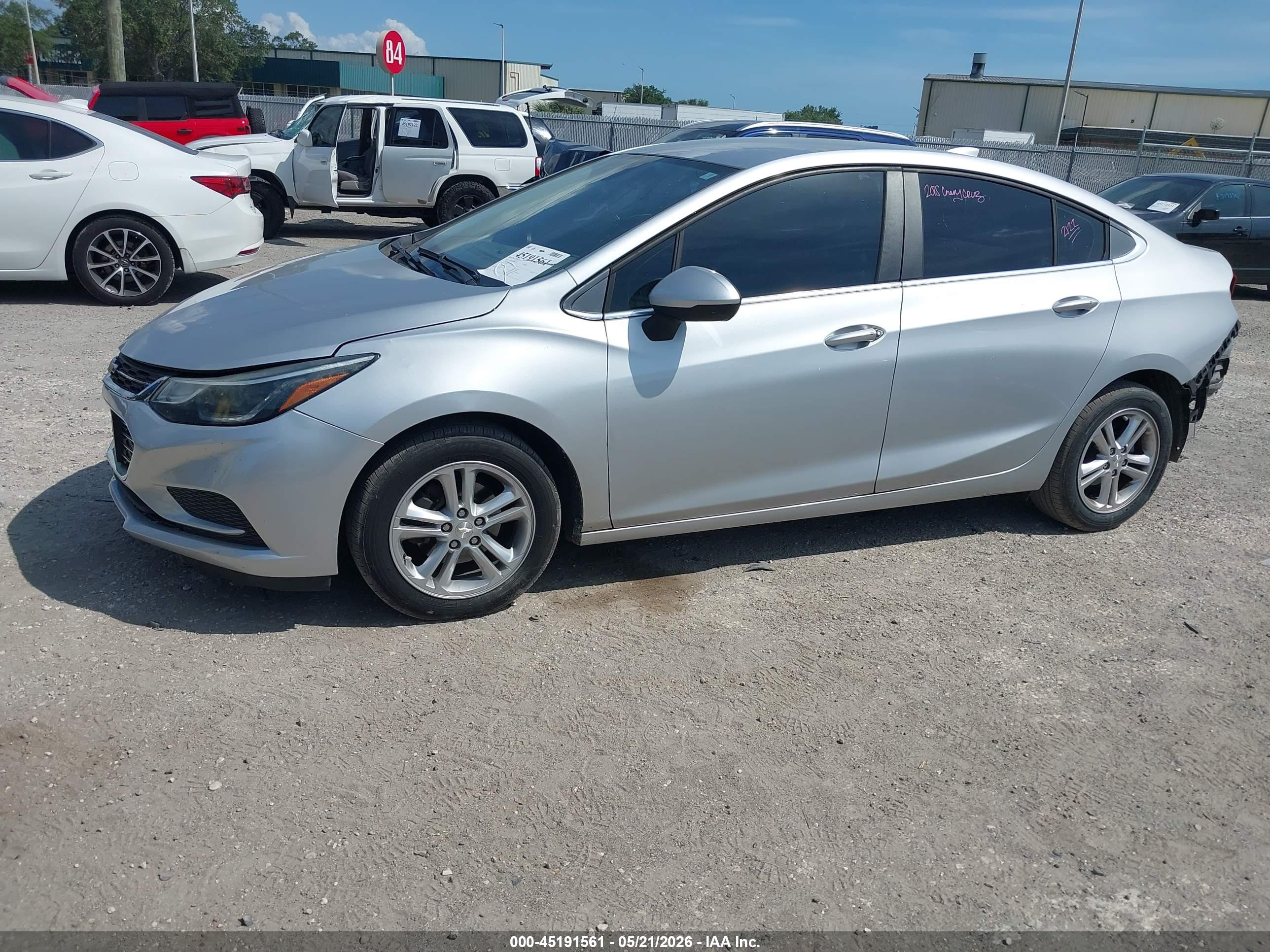 CHEVROLET CRUZE image 2
