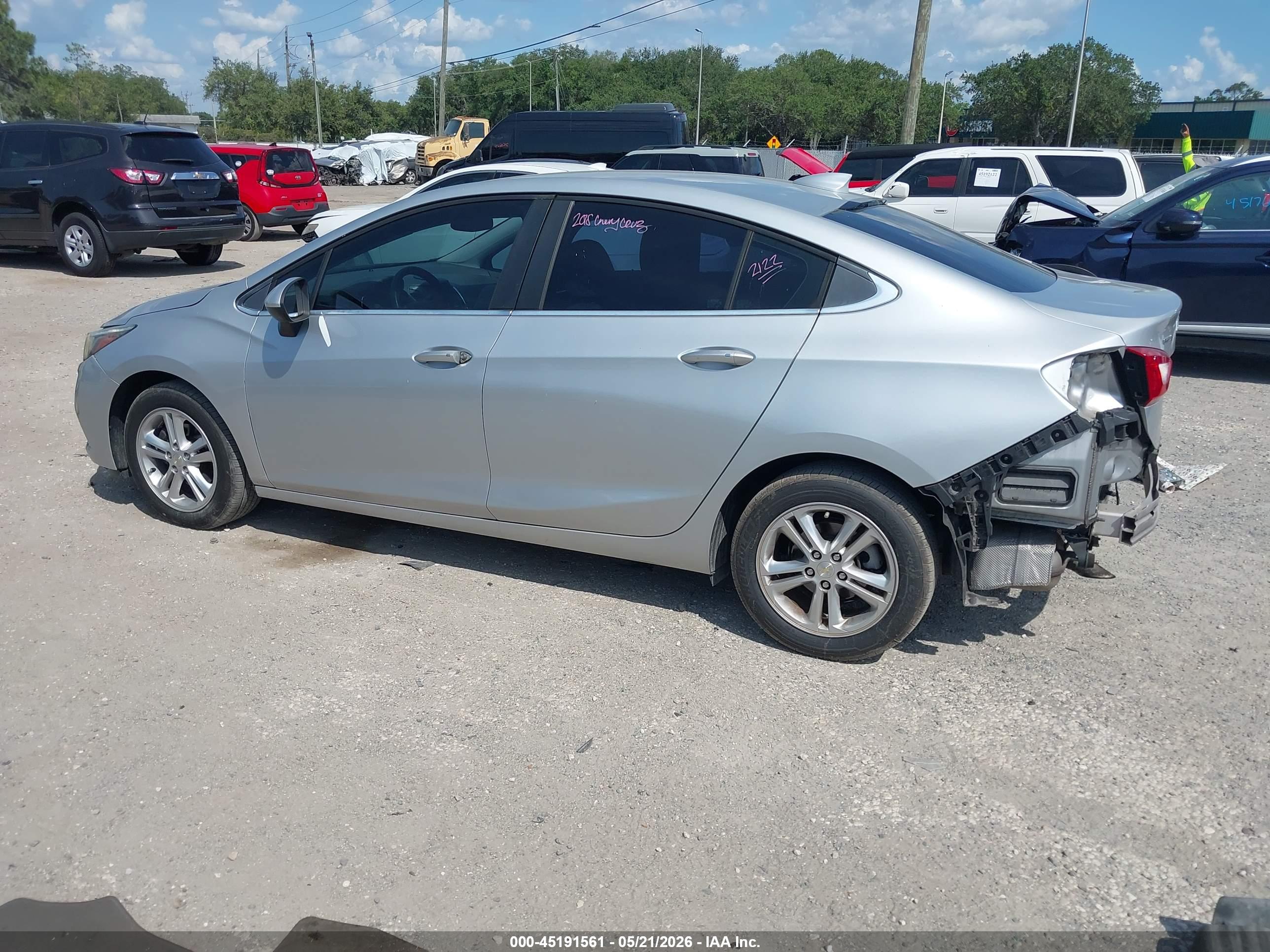 CHEVROLET CRUZE image 3