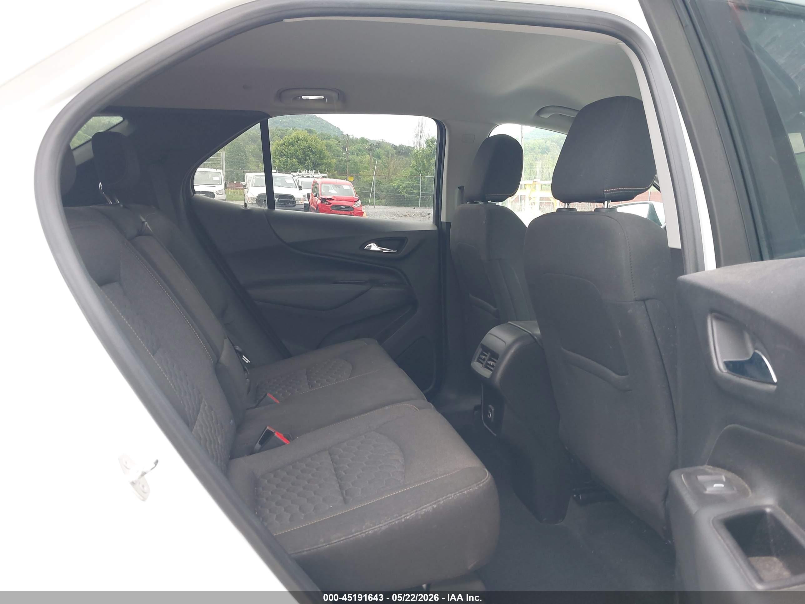 CHEVROLET EQUINOX image 8