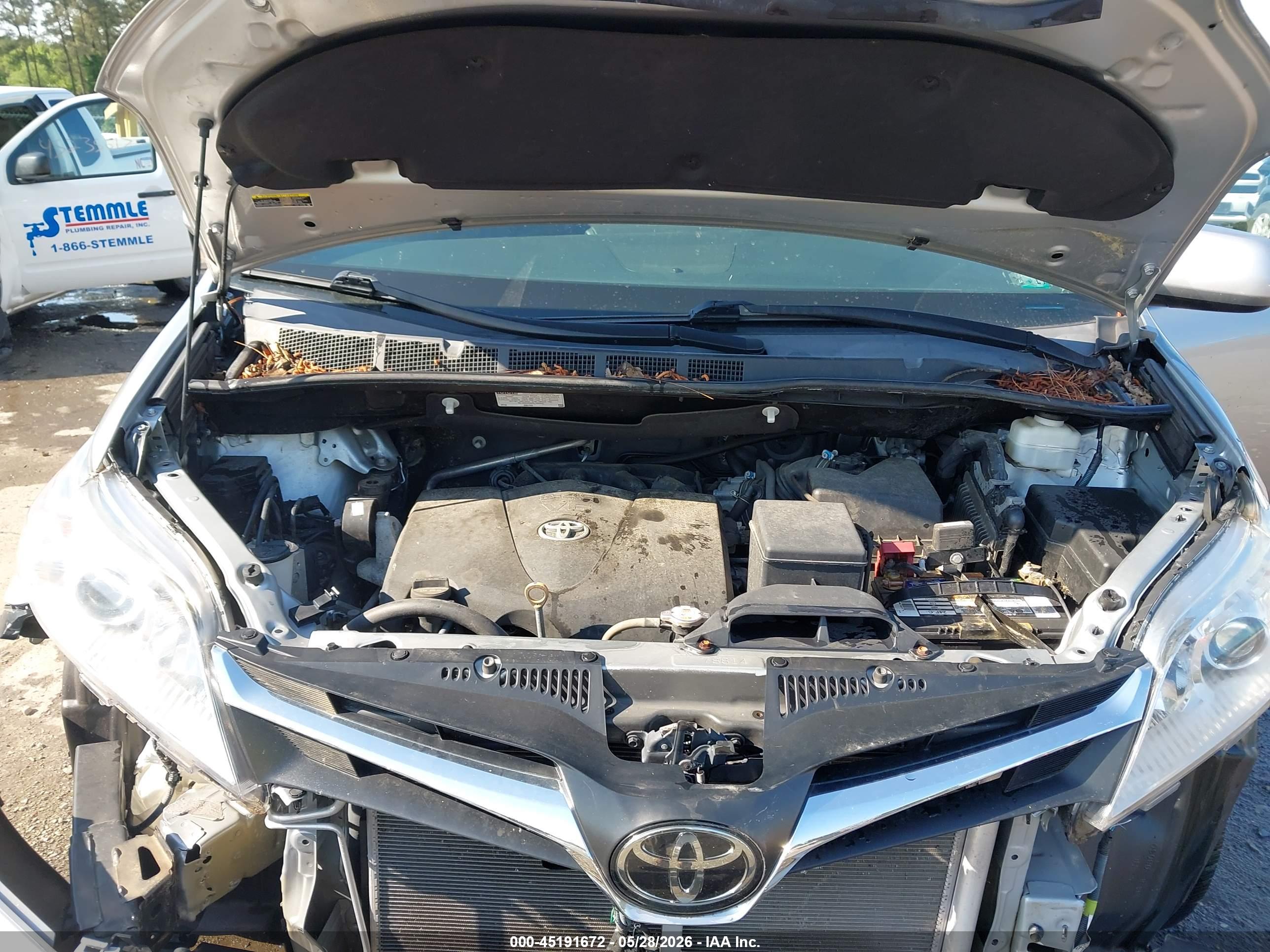 TOYOTA SIENNA image 10
