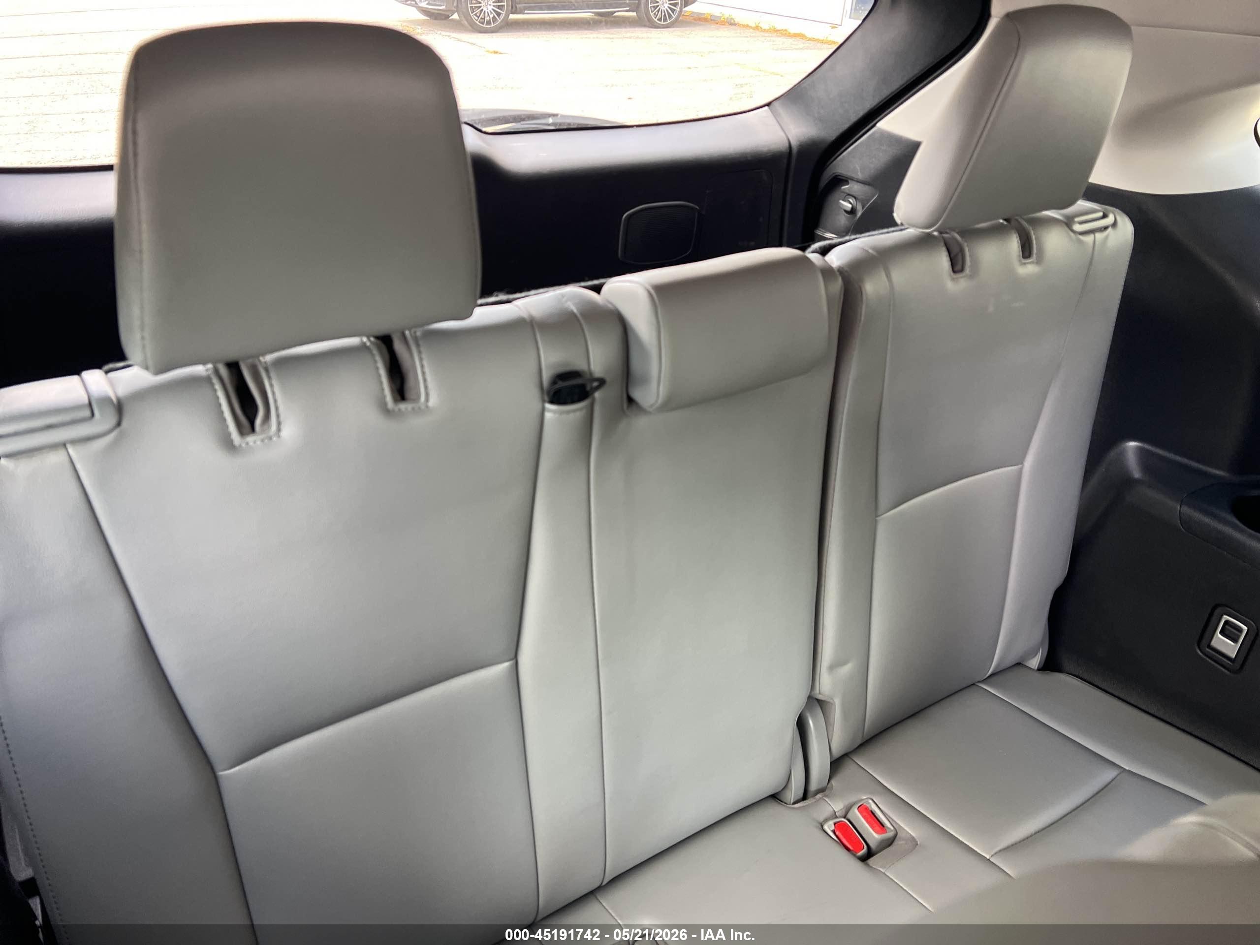TOYOTA HIGHLANDER image 6
