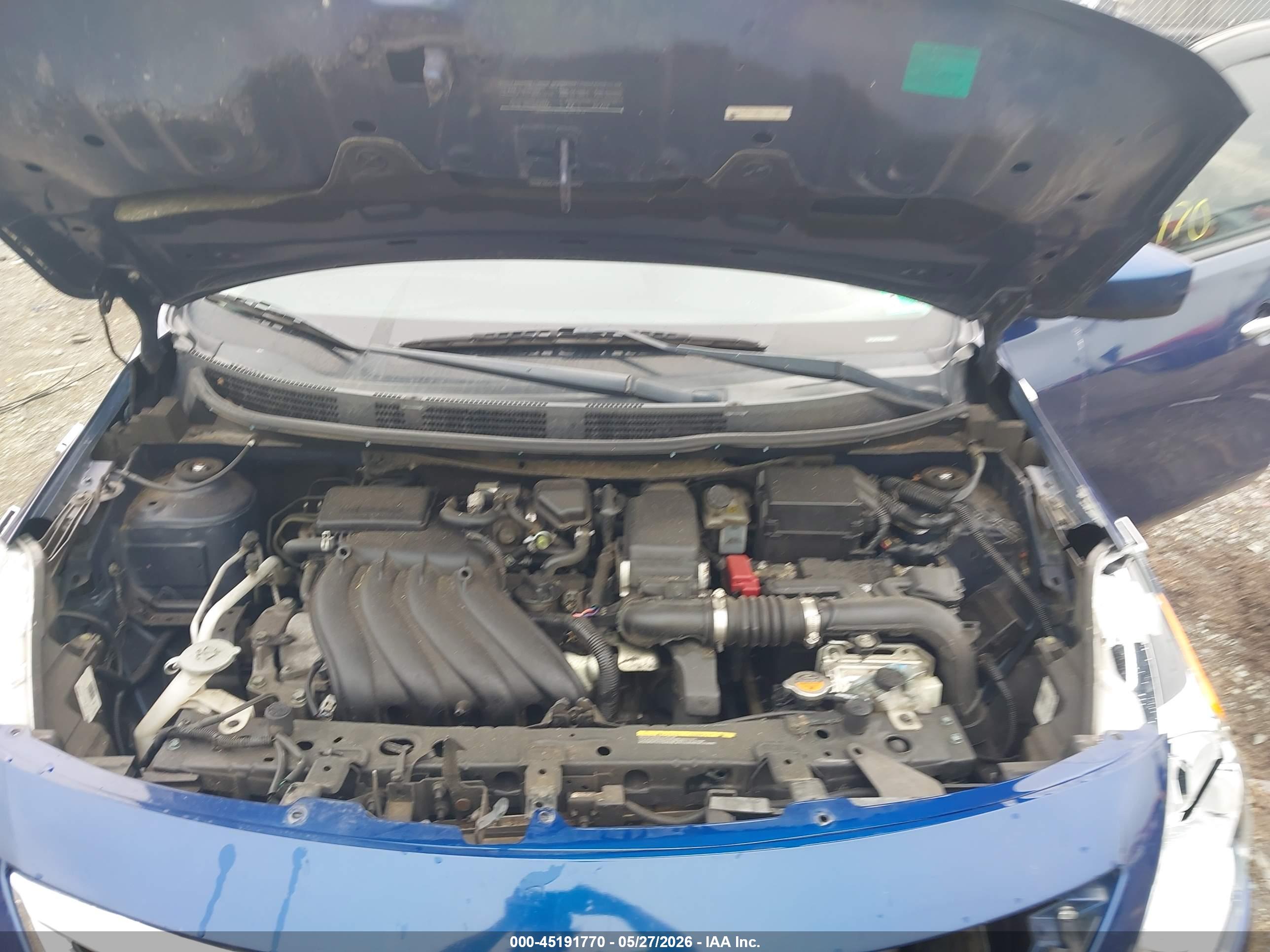 NISSAN VERSA image 10