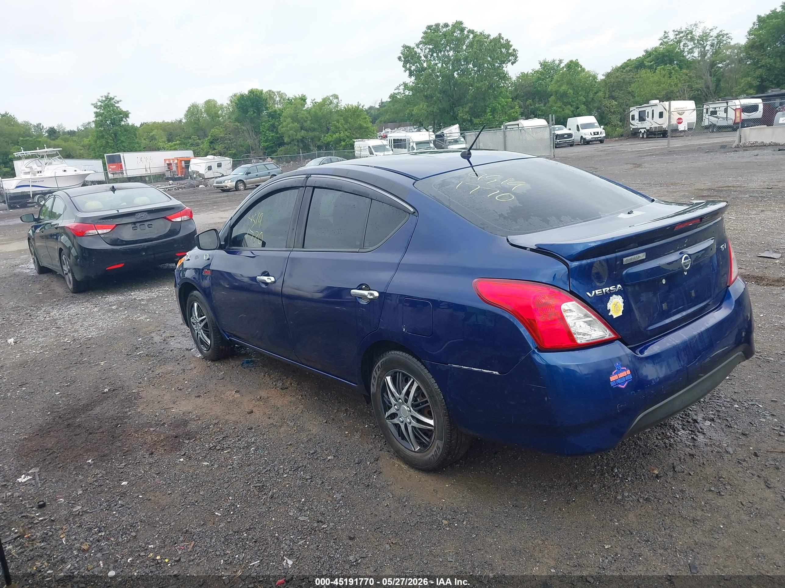 NISSAN VERSA image 3