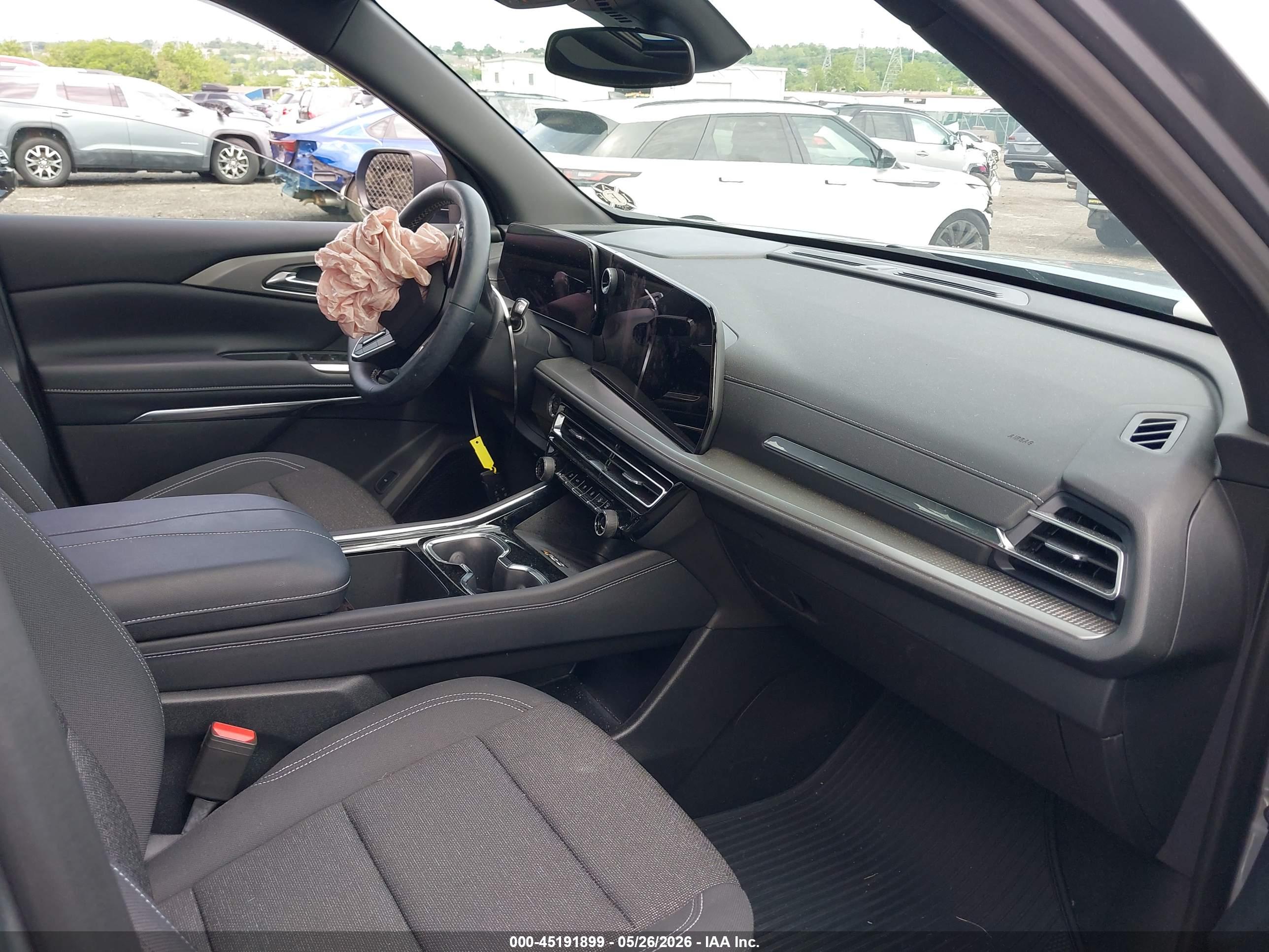 CHEVROLET TRAVERSE image 5