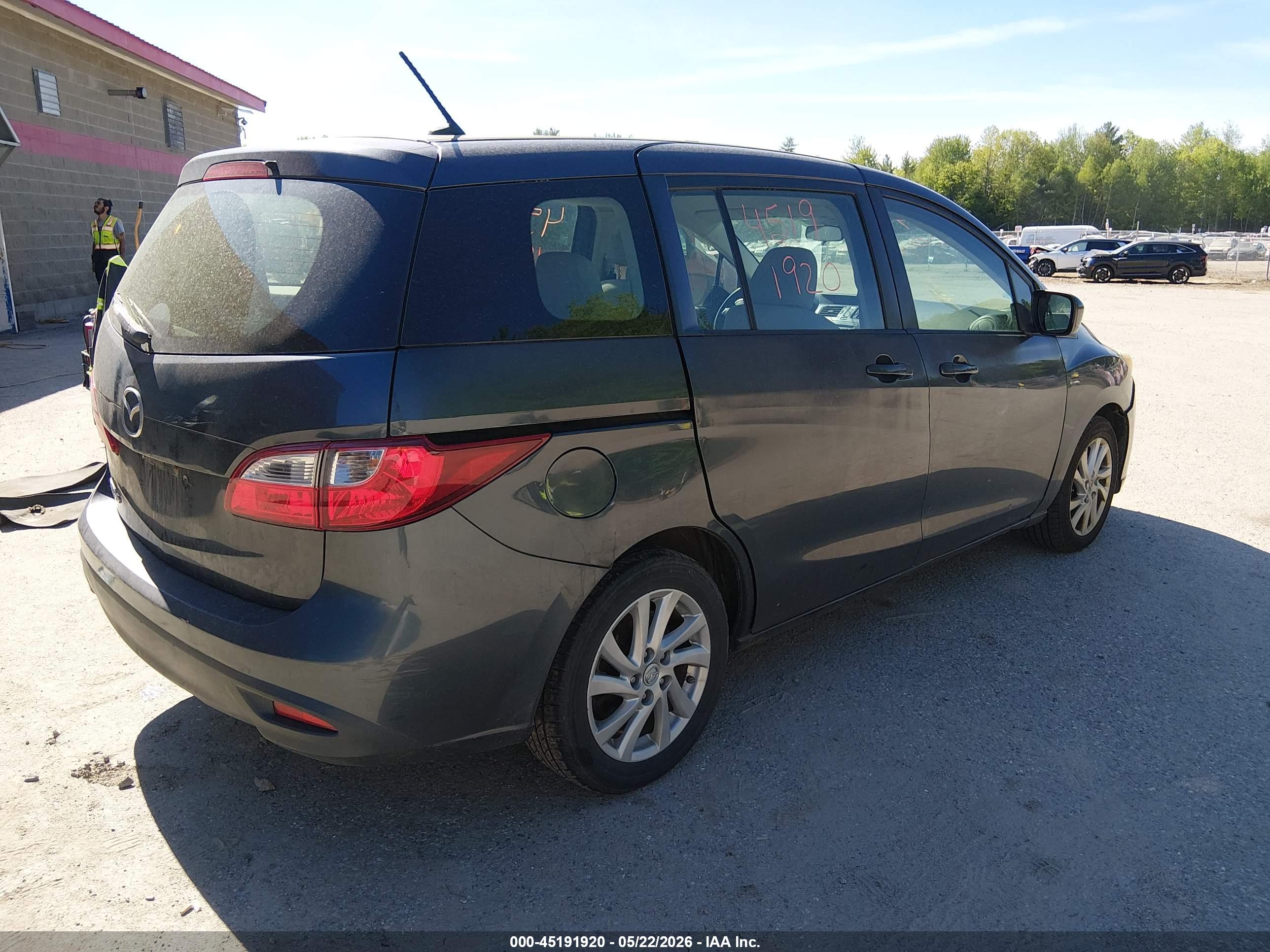 MAZDA MAZDA5 image 4