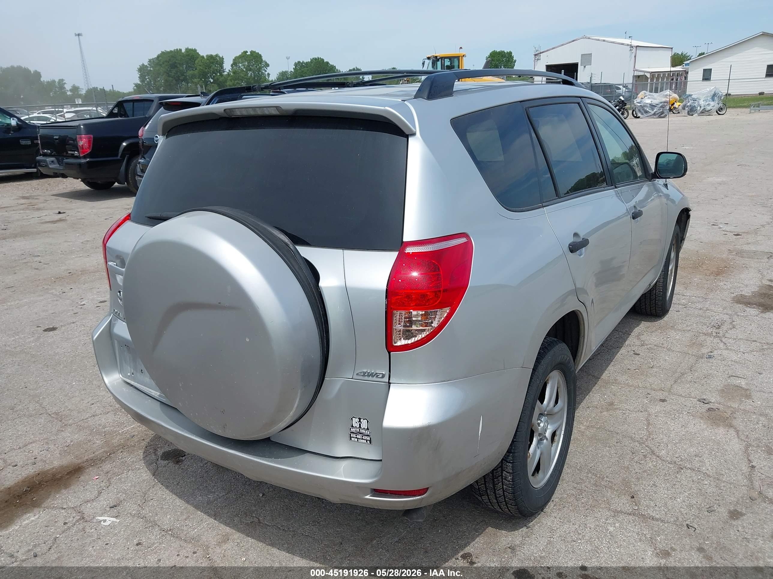 TOYOTA RAV4 image 4