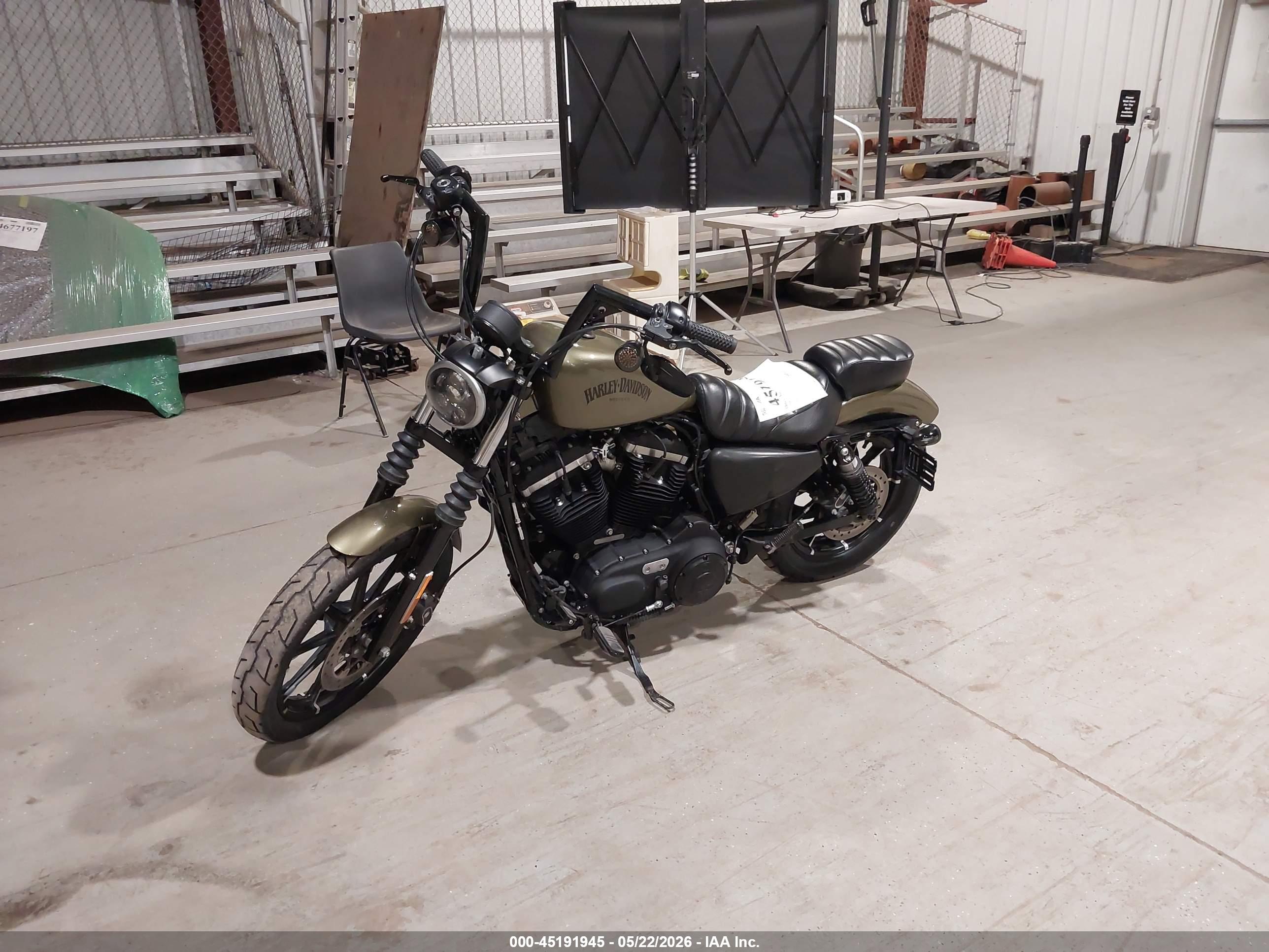 HARLEY-DAVIDSON XL883 image 2