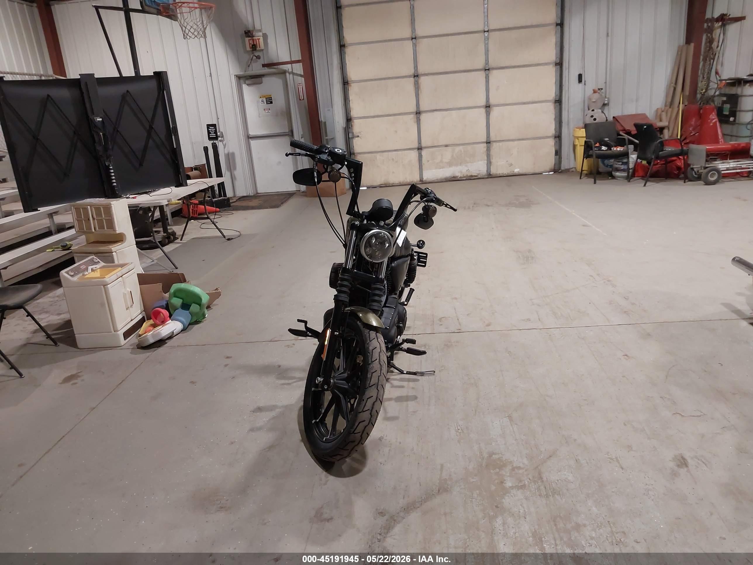 HARLEY-DAVIDSON XL883 image 5