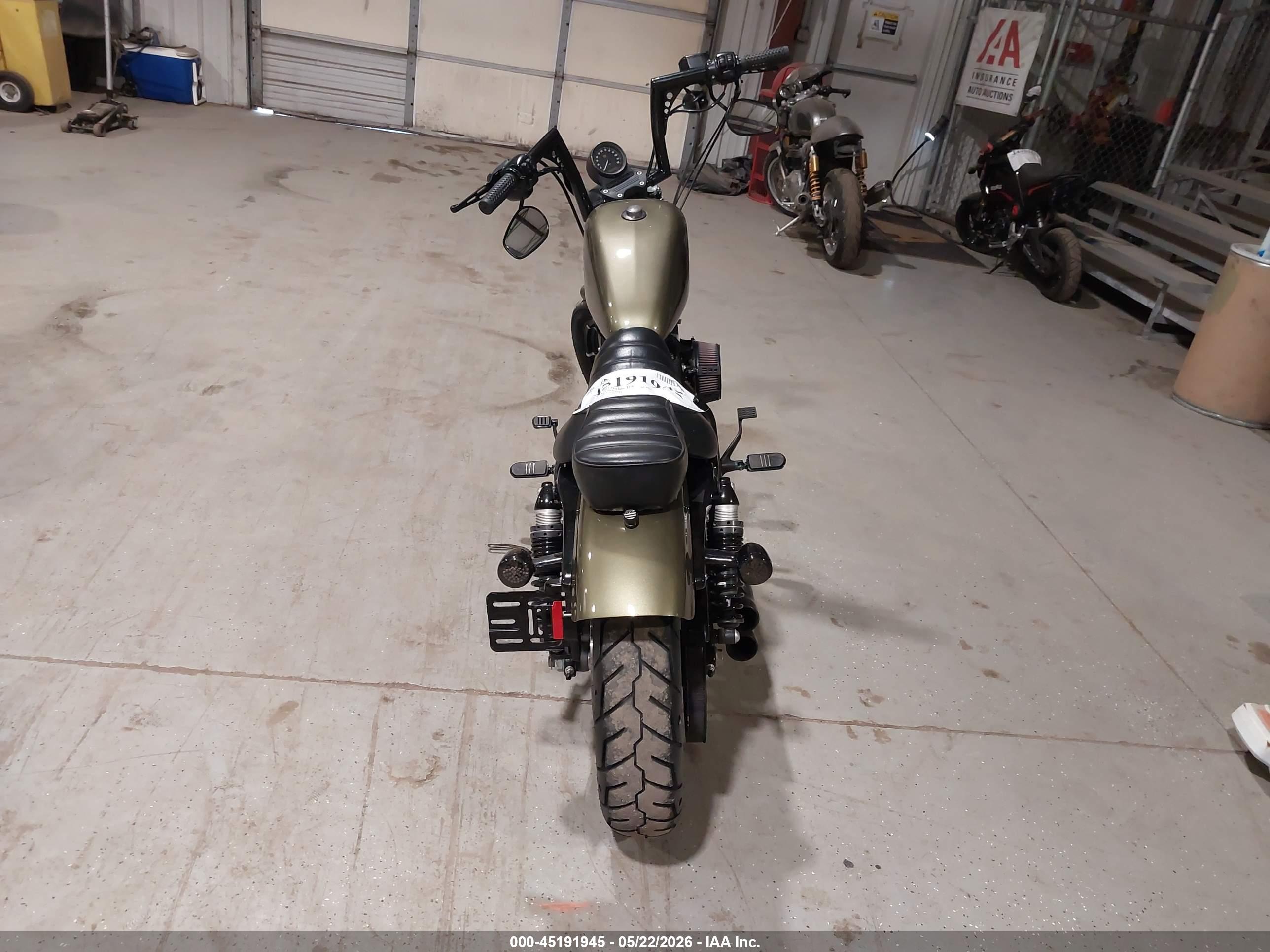 HARLEY-DAVIDSON XL883 image 6