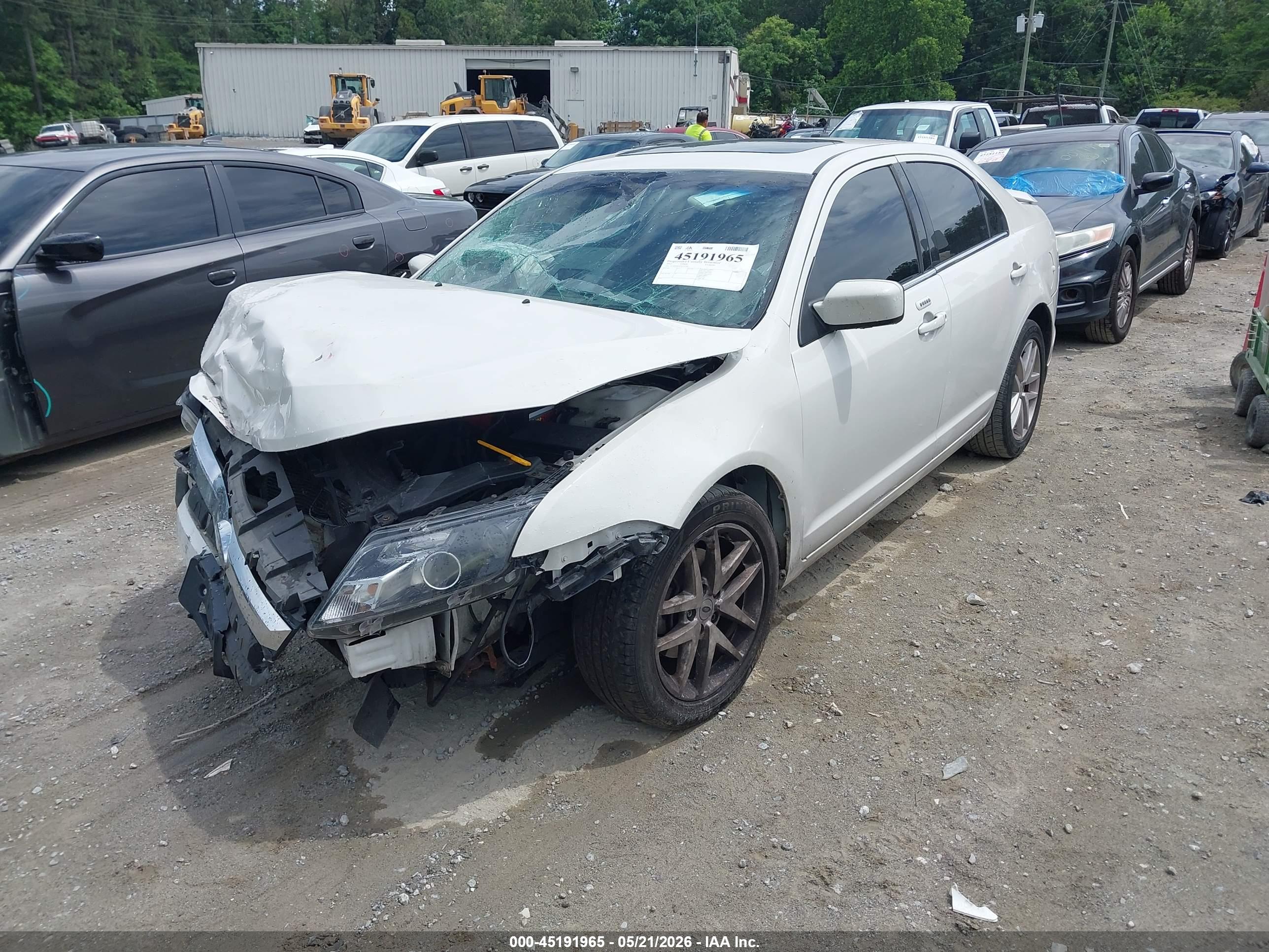 FORD FUSION image 2
