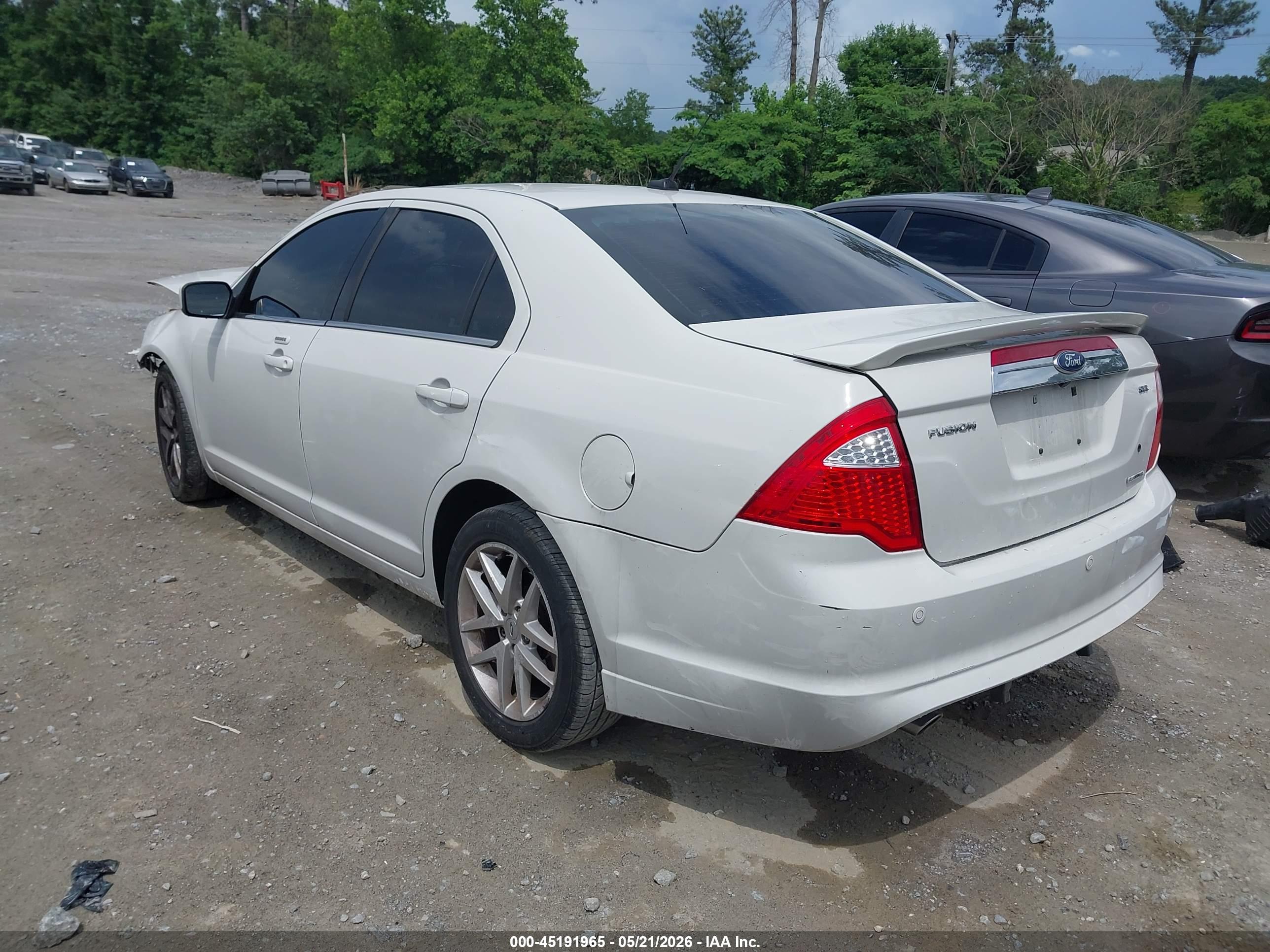 FORD FUSION image 3