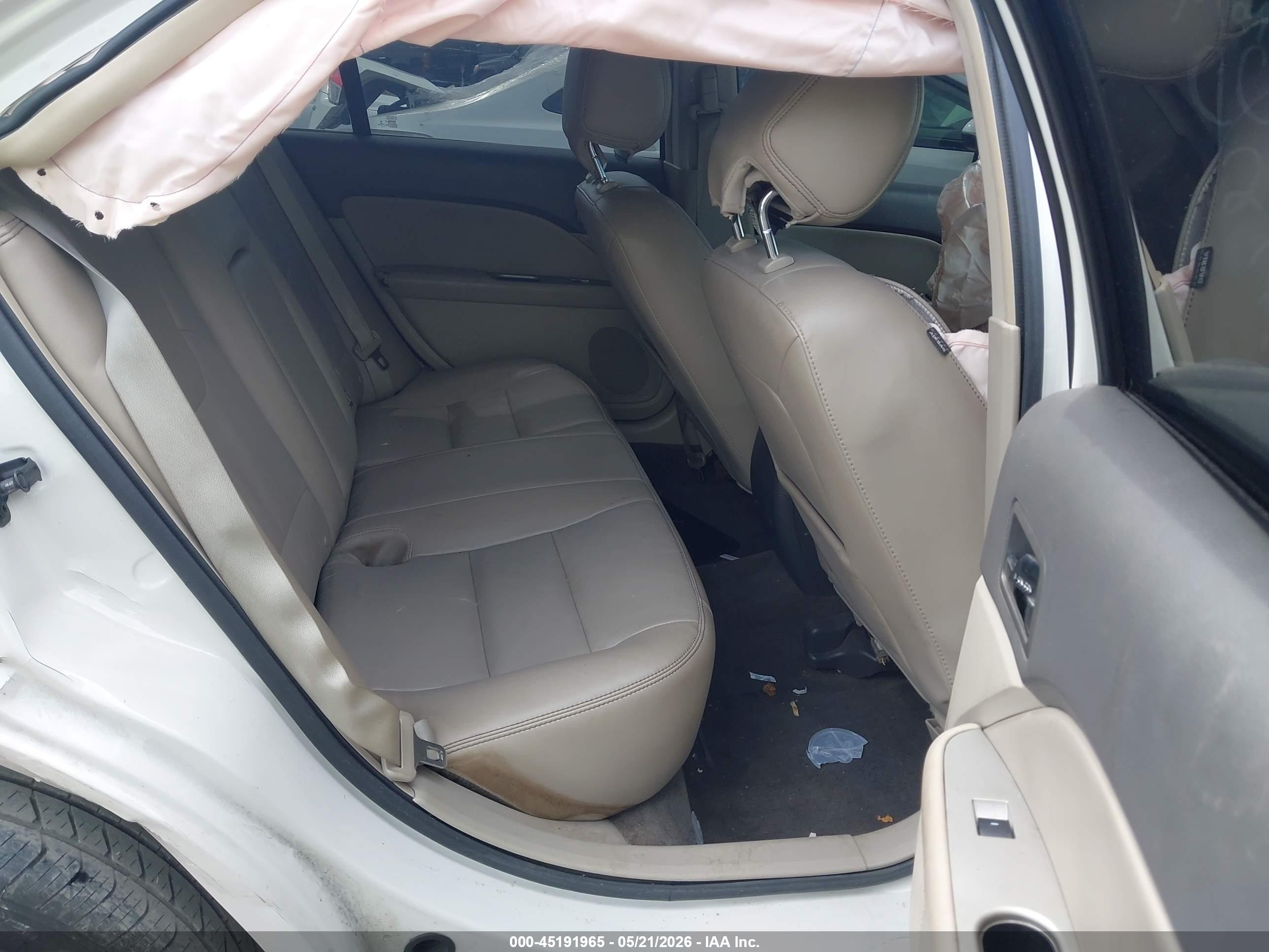 FORD FUSION image 8