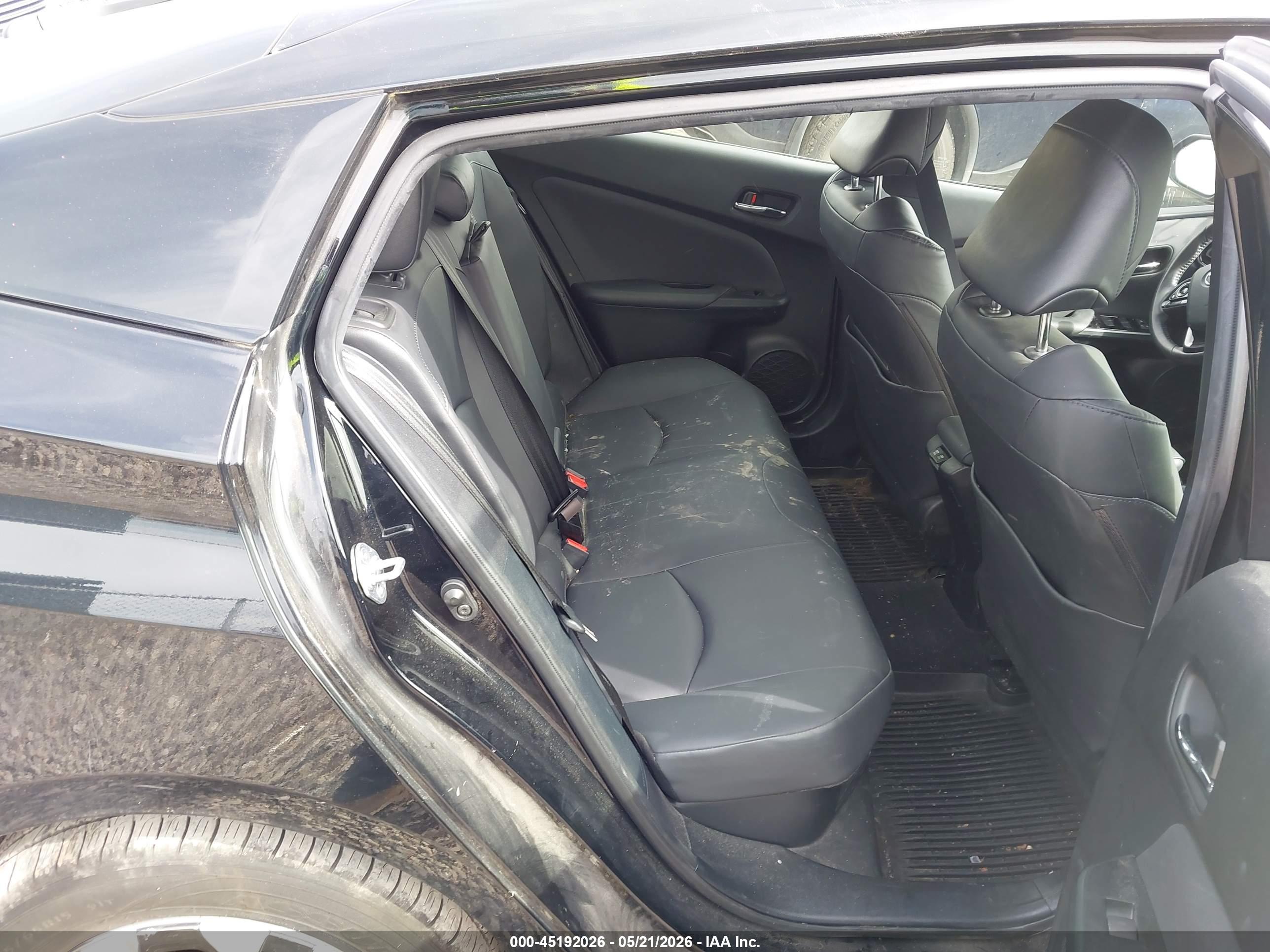 TOYOTA PRIUS image 8