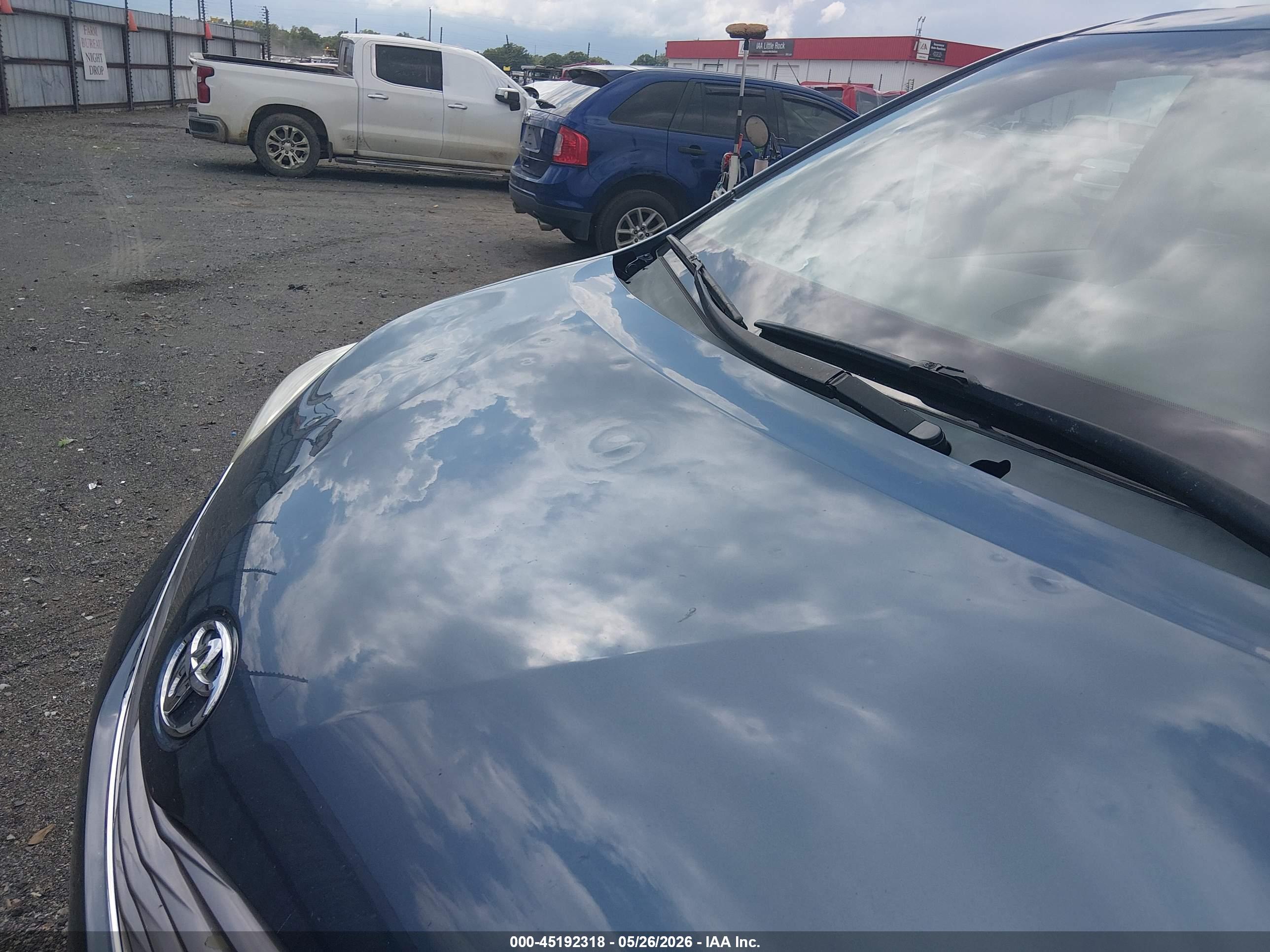 TOYOTA SIENNA image 6