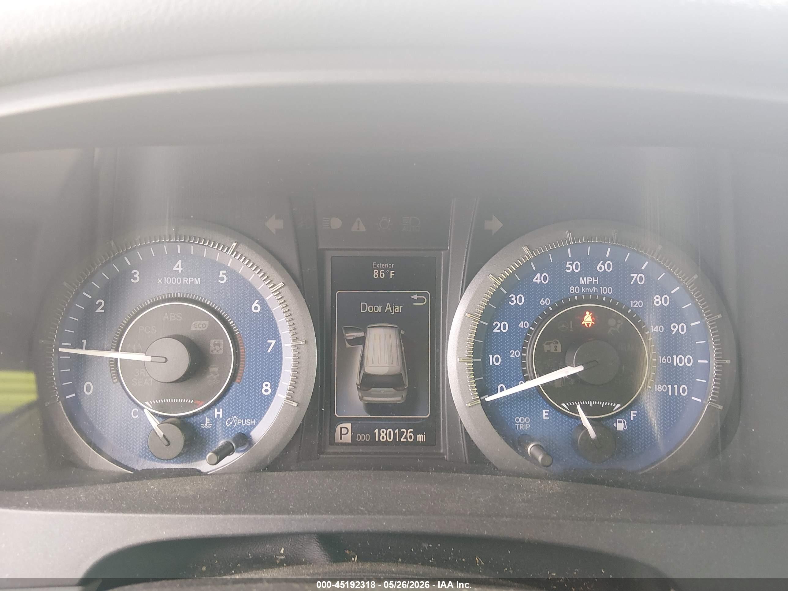 TOYOTA SIENNA image 7