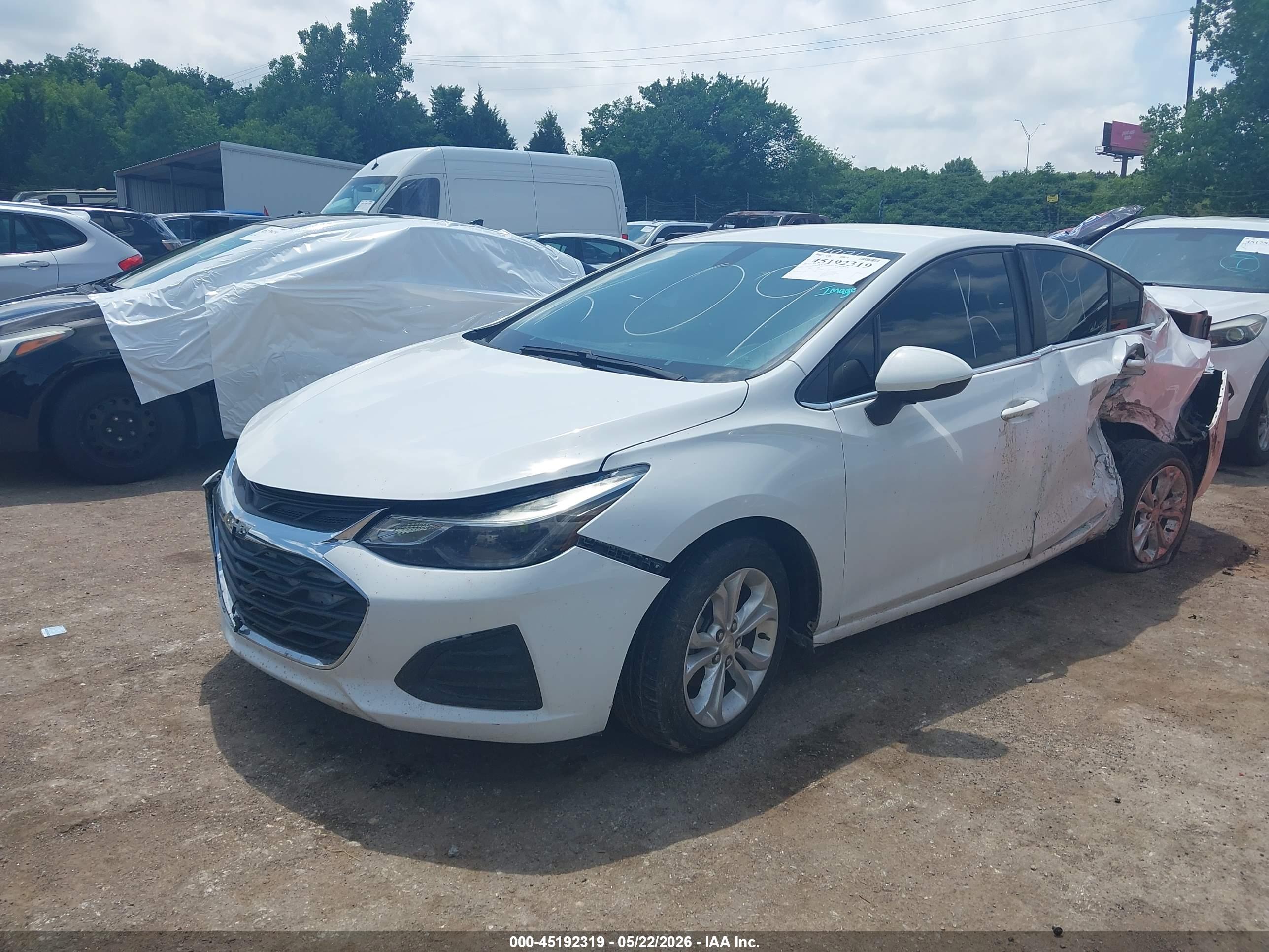CHEVROLET CRUZE image 2