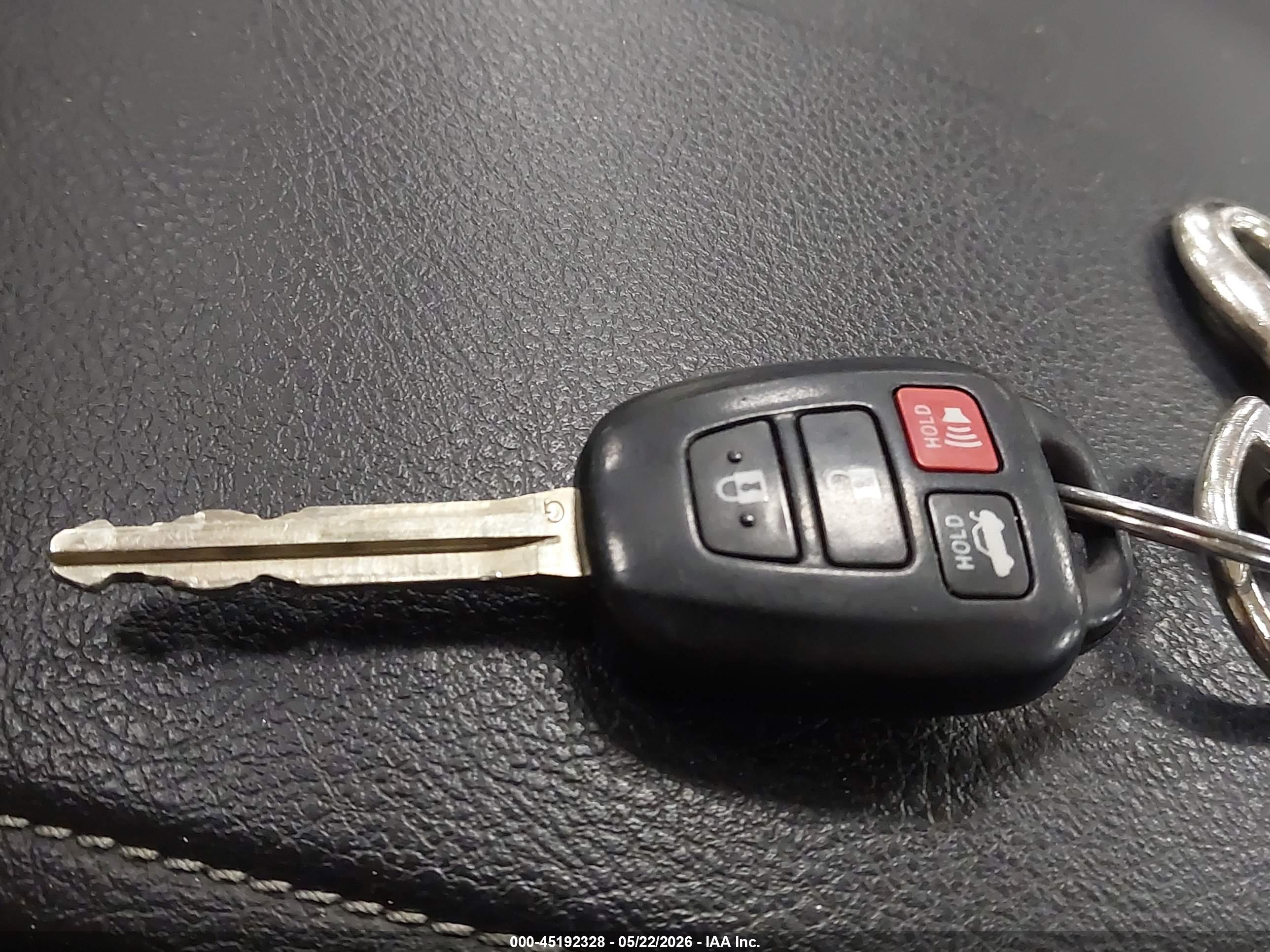 TOYOTA CAMRY image 11